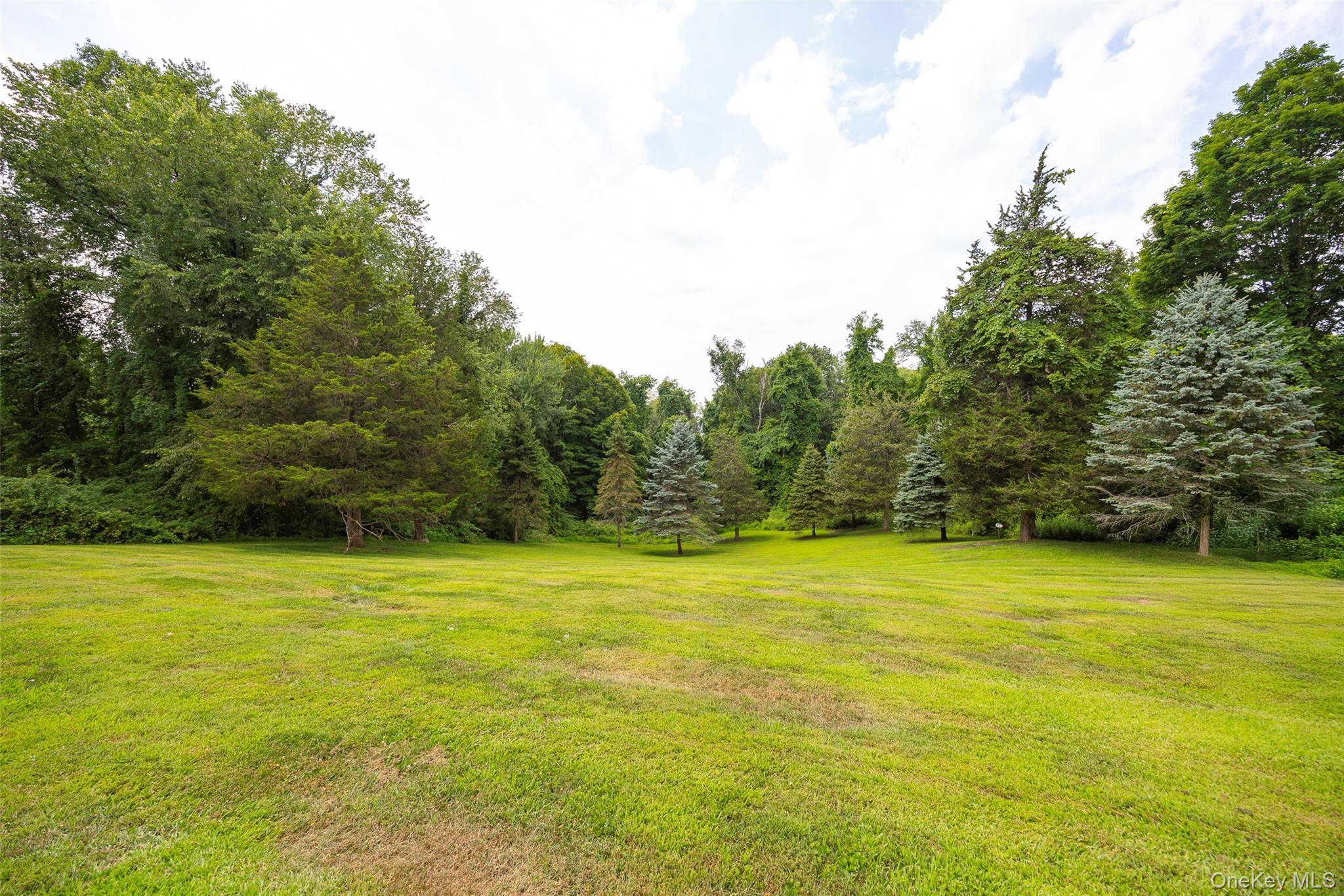 121 Hillside Road, Poughquag, NY 12570