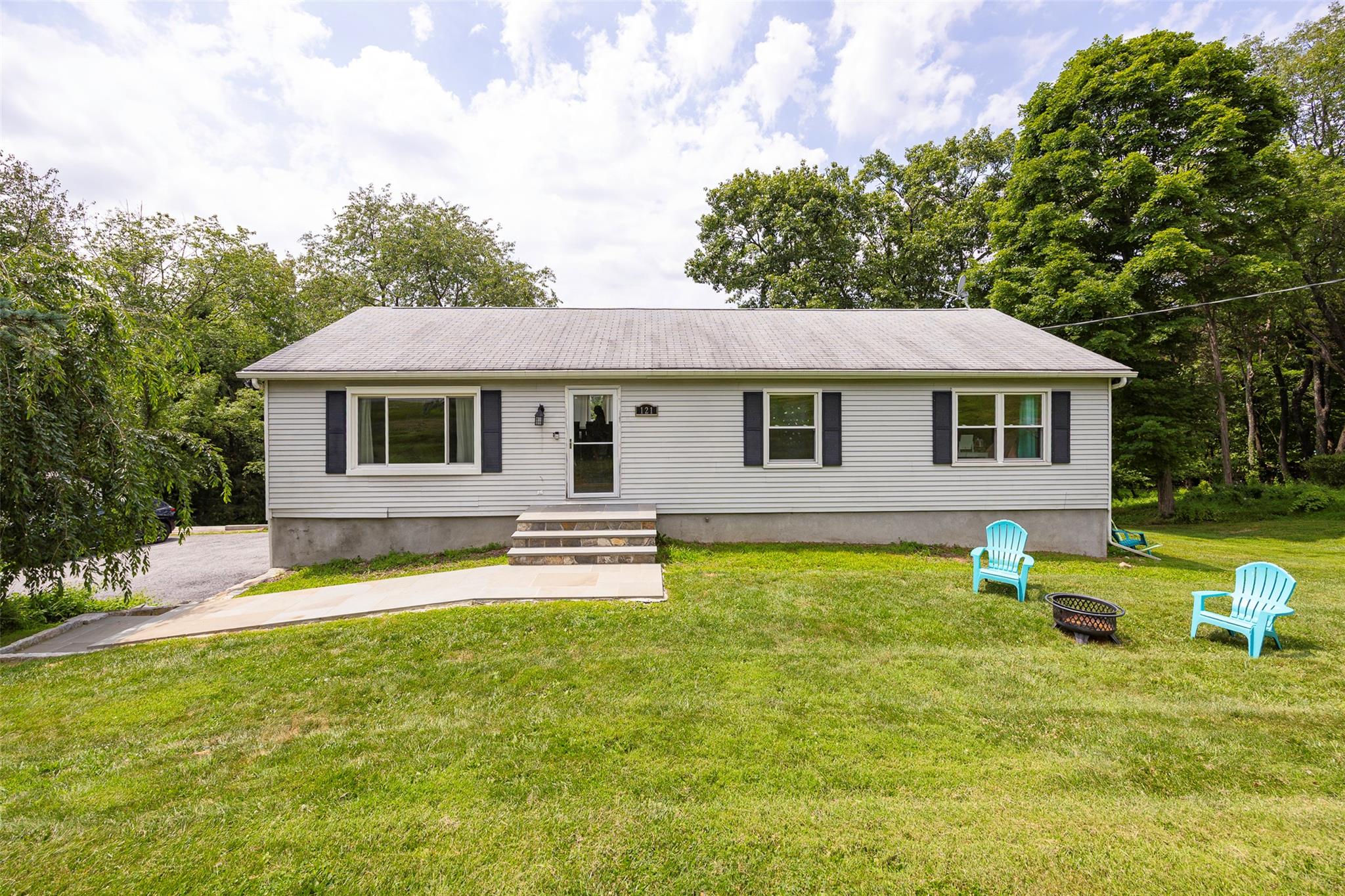 121 Hillside Road, Poughquag, NY 12570