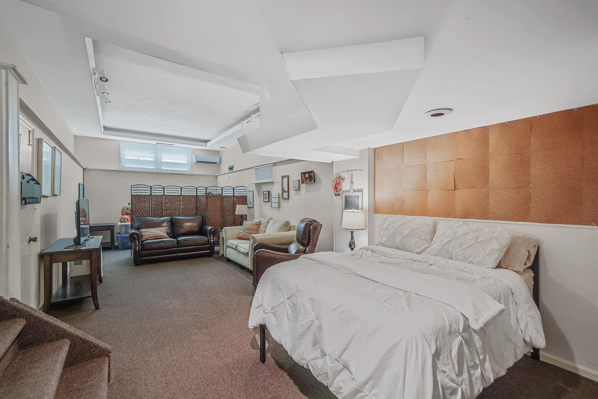 130 Parkside Avenue, Miller Place, NY 11764