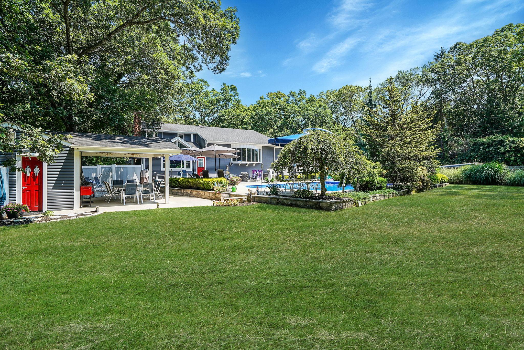 130 Parkside Avenue, Miller Place, NY 11764