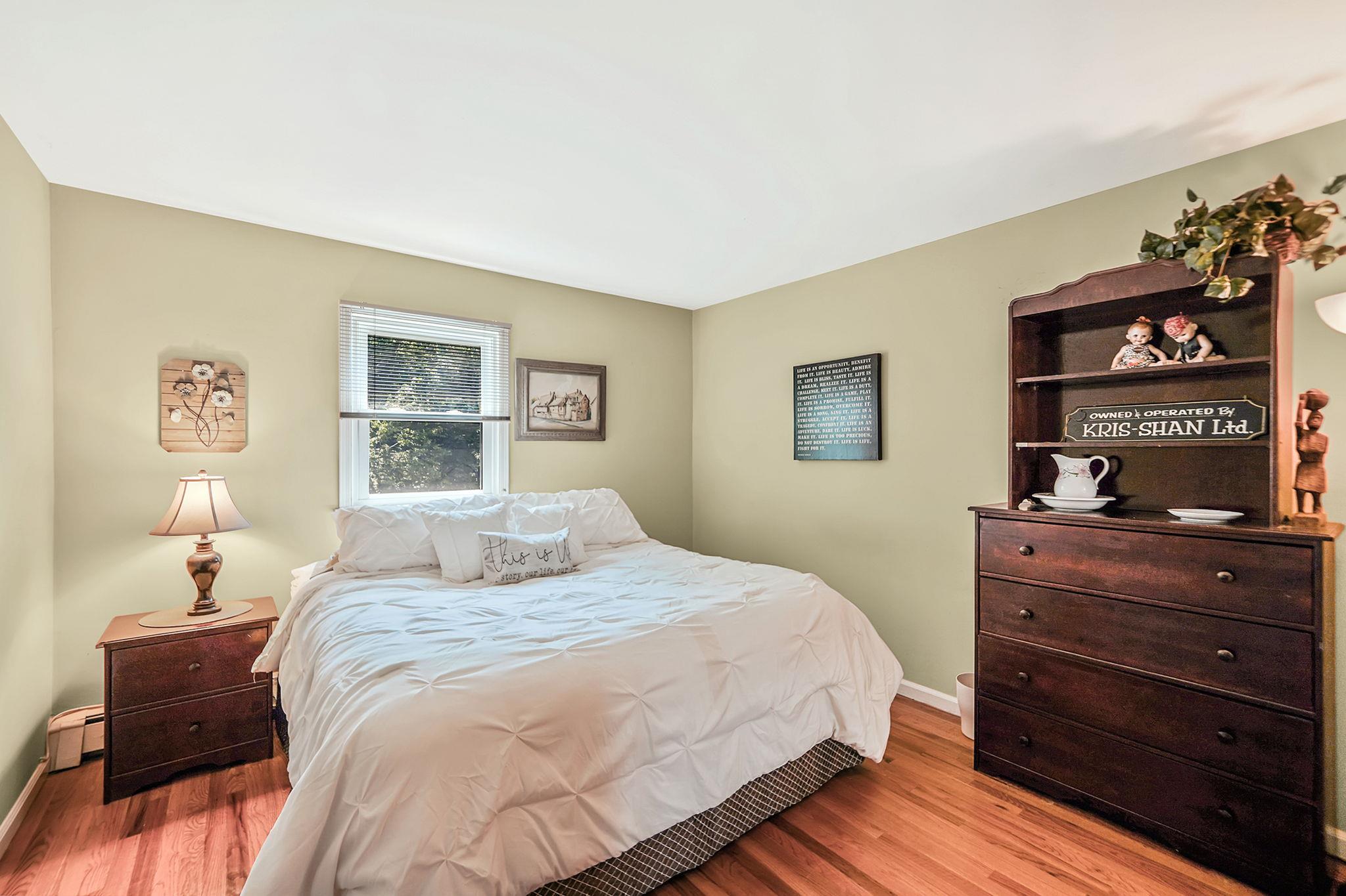 130 Parkside Avenue, Miller Place, NY 11764