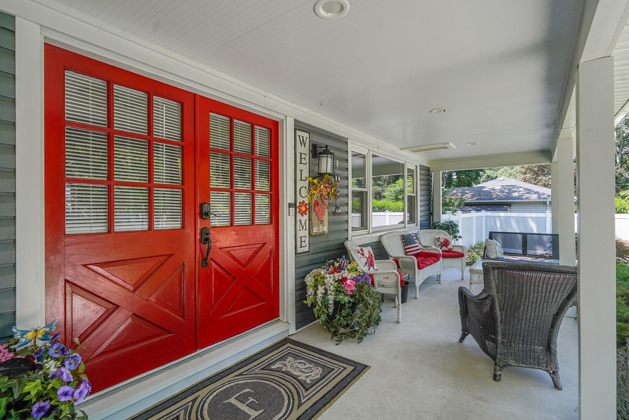 130 Parkside Avenue, Miller Place, NY 11764