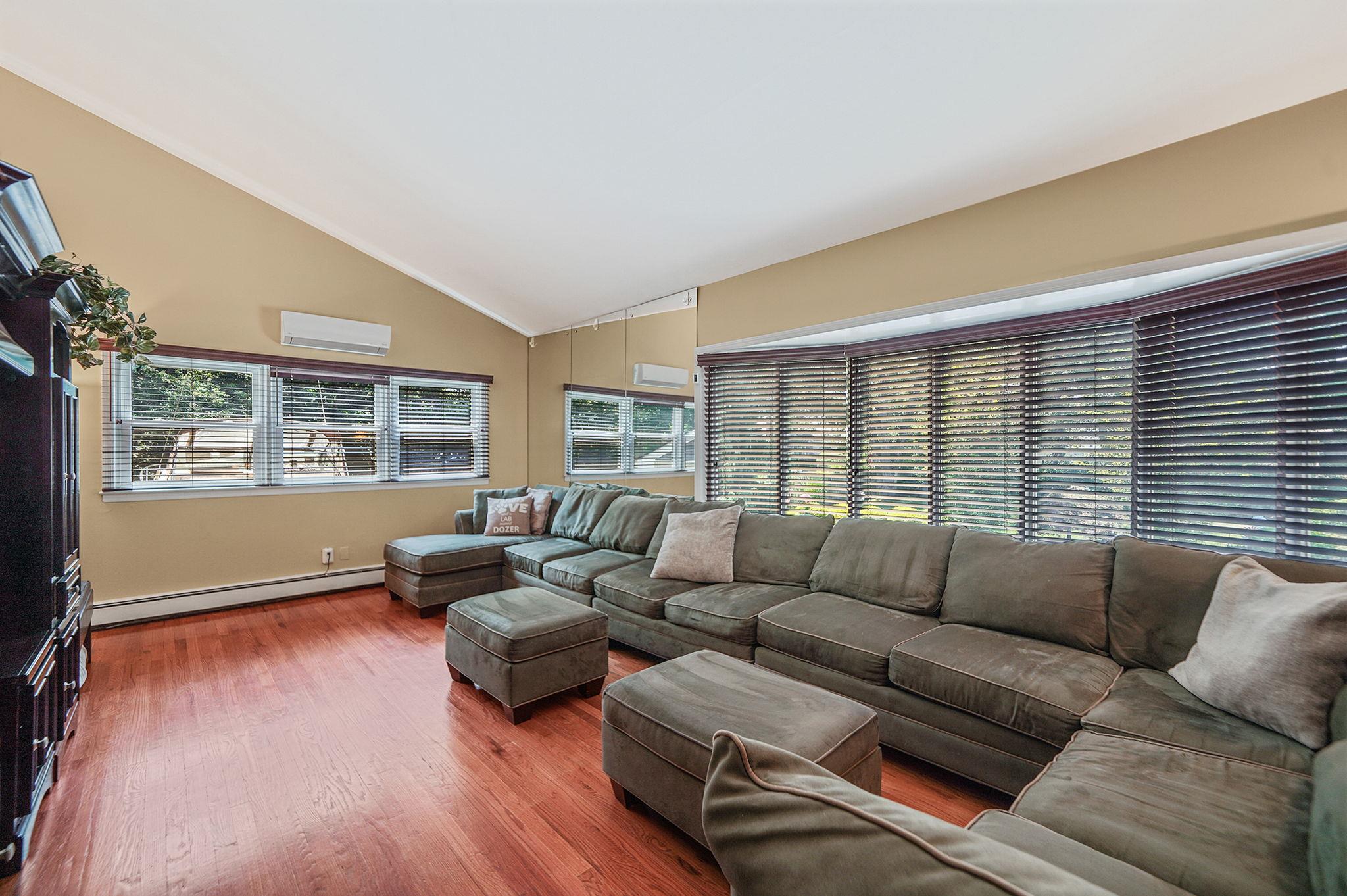 130 Parkside Avenue, Miller Place, NY 11764