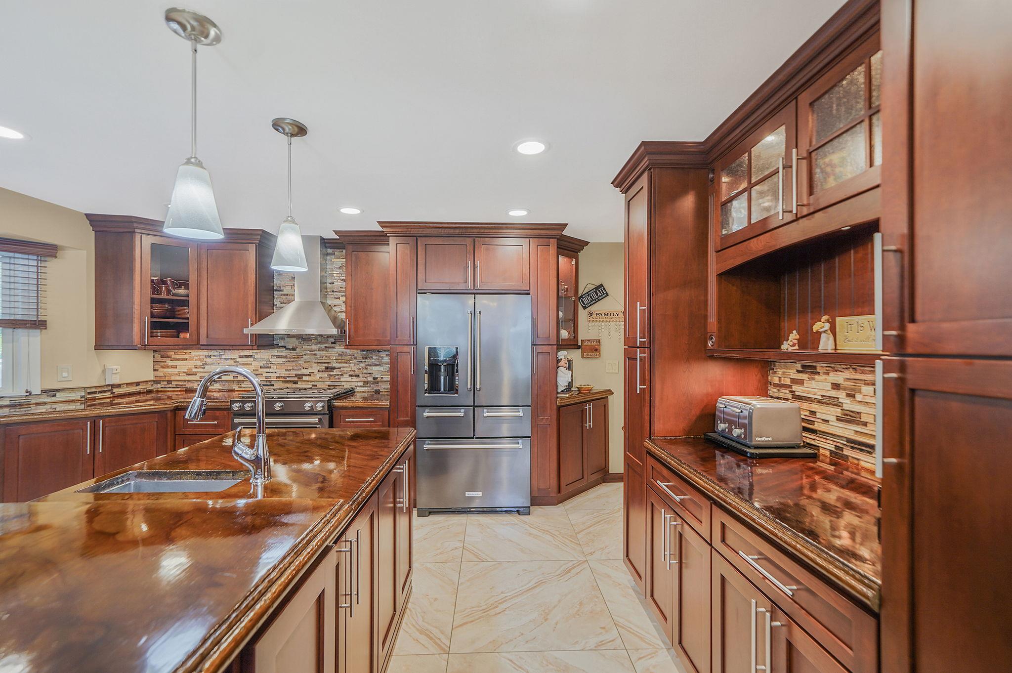 130 Parkside Avenue, Miller Place, NY 11764