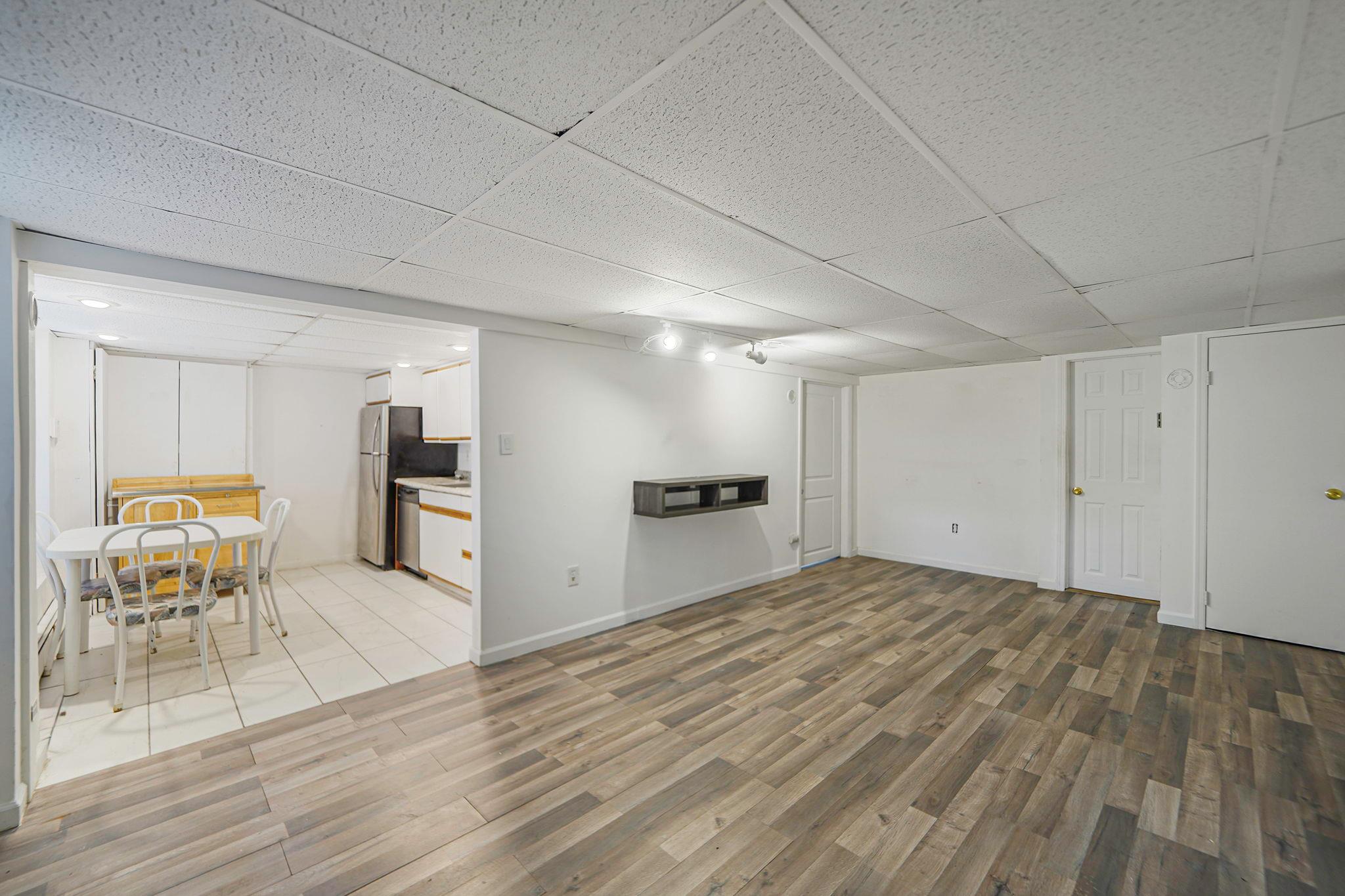 130 Parkside Avenue, Miller Place, NY 11764