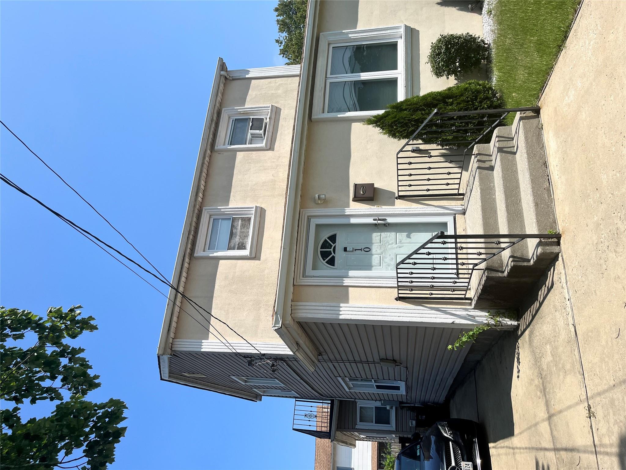 10 PINEBROOK AVE, West Hempstead, NY 11552