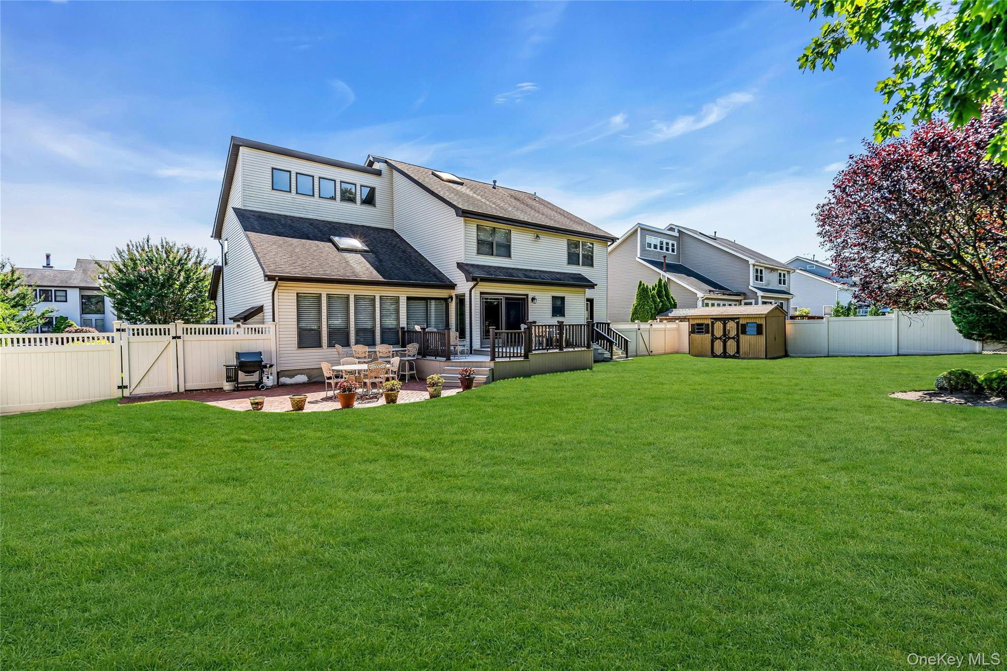 31 Daffodil Drive, Farmingdale, NY 11735