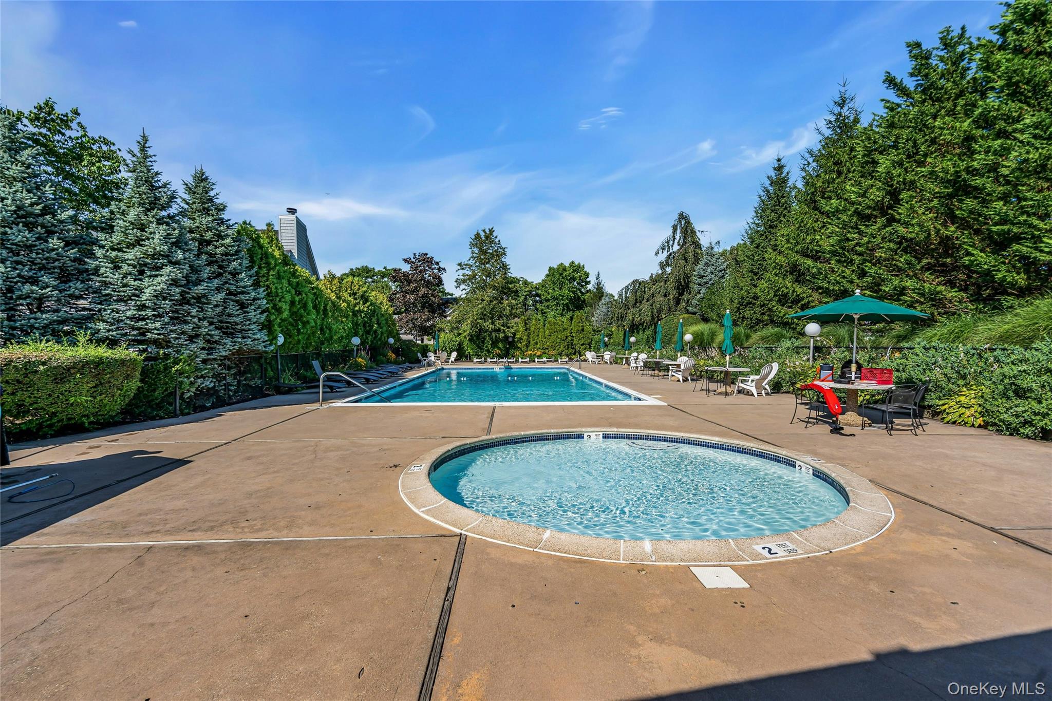 31 Daffodil Drive, Farmingdale, NY 11735