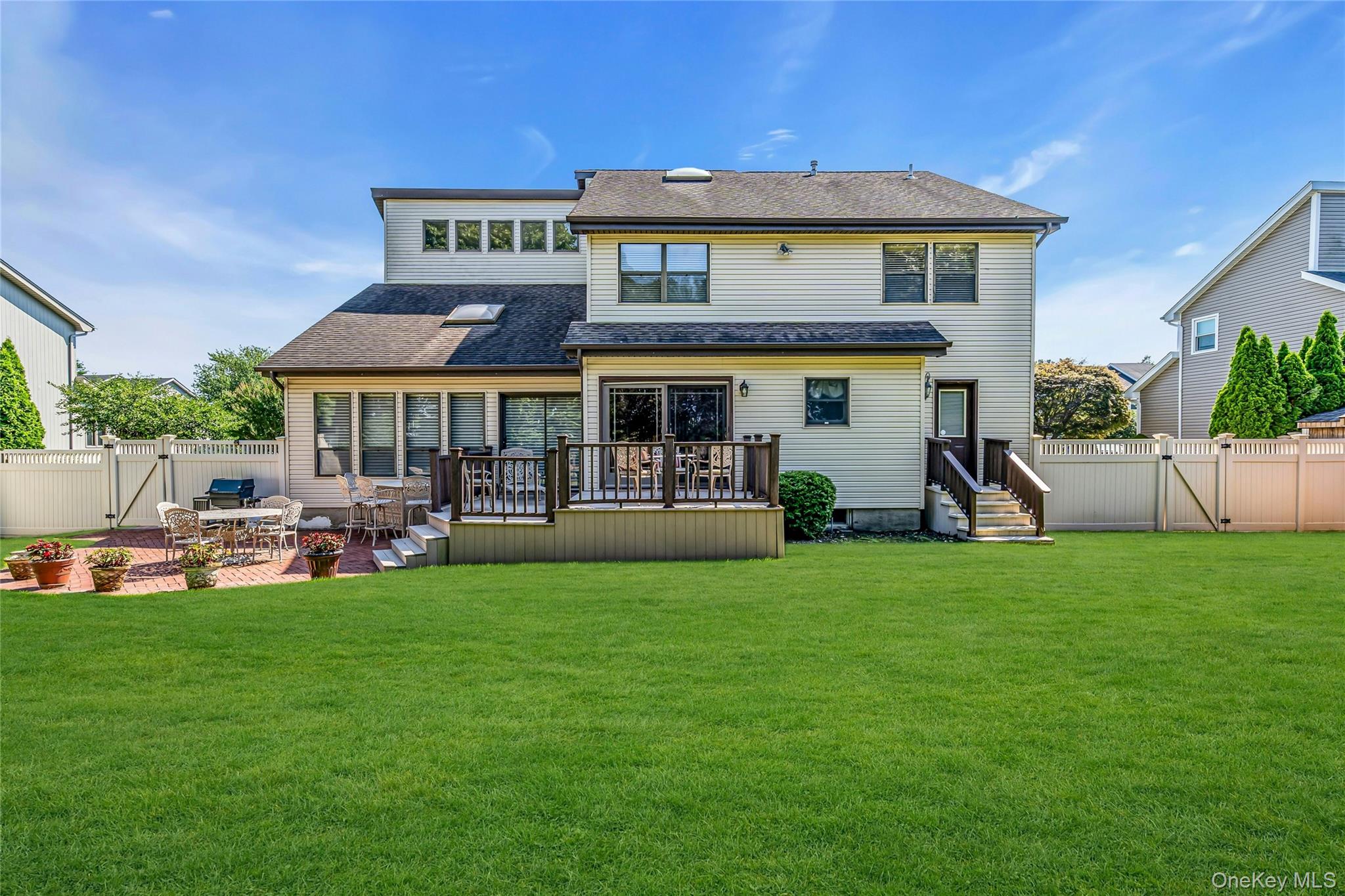 31 Daffodil Drive, Farmingdale, NY 11735