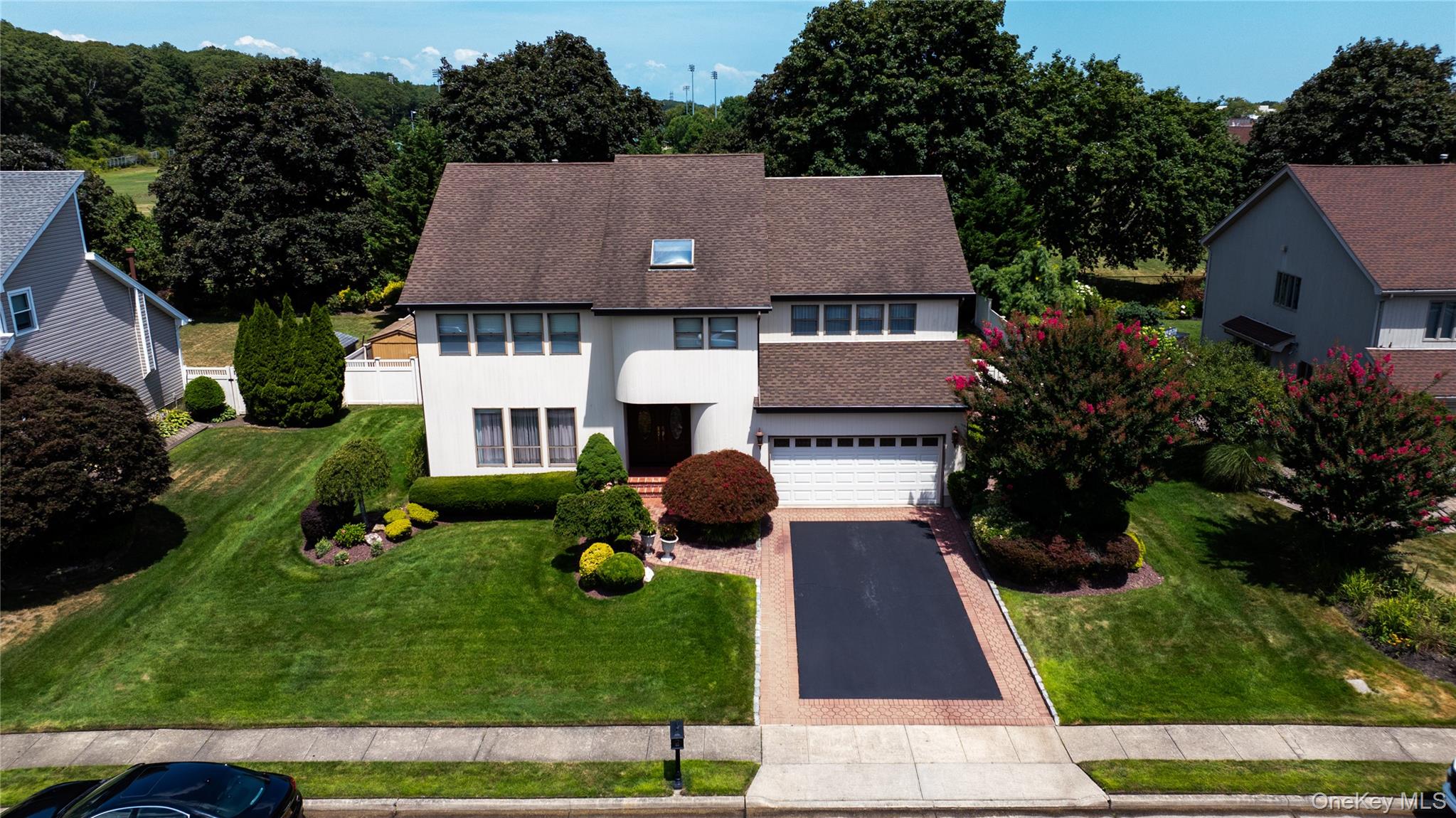 31 Daffodil Drive, Farmingdale, NY 11735