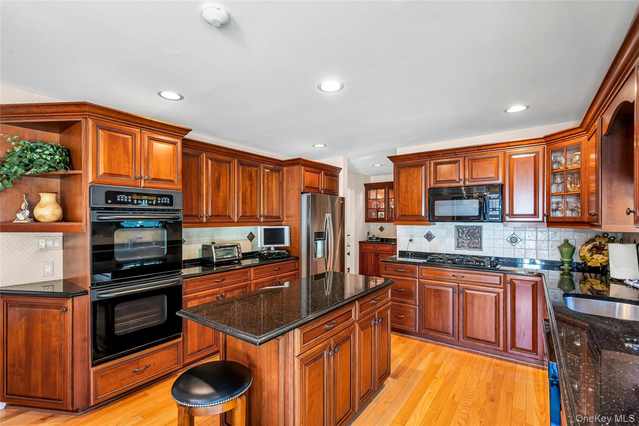 31 Daffodil Drive, Farmingdale, NY 11735