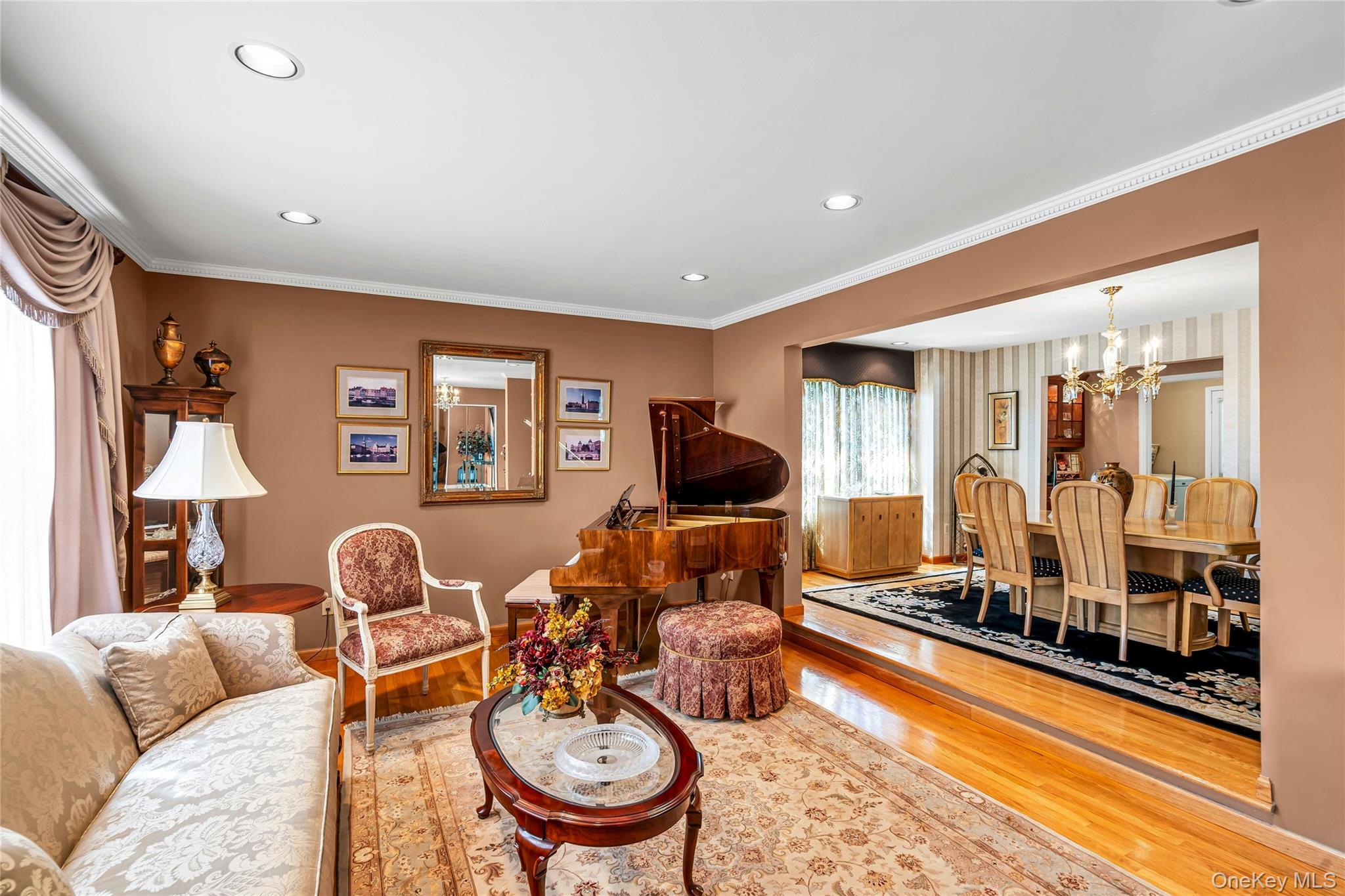 31 Daffodil Drive, Farmingdale, NY 11735