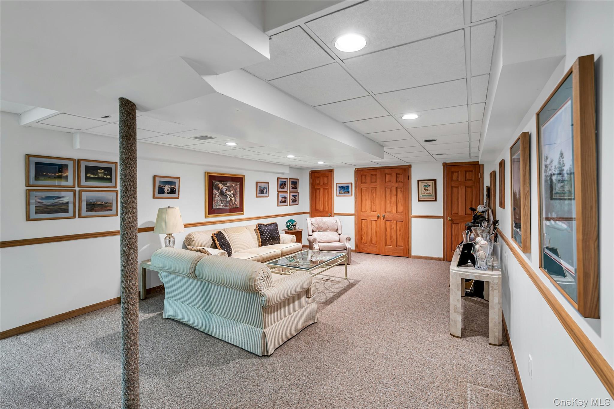 31 Daffodil Drive, Farmingdale, NY 11735