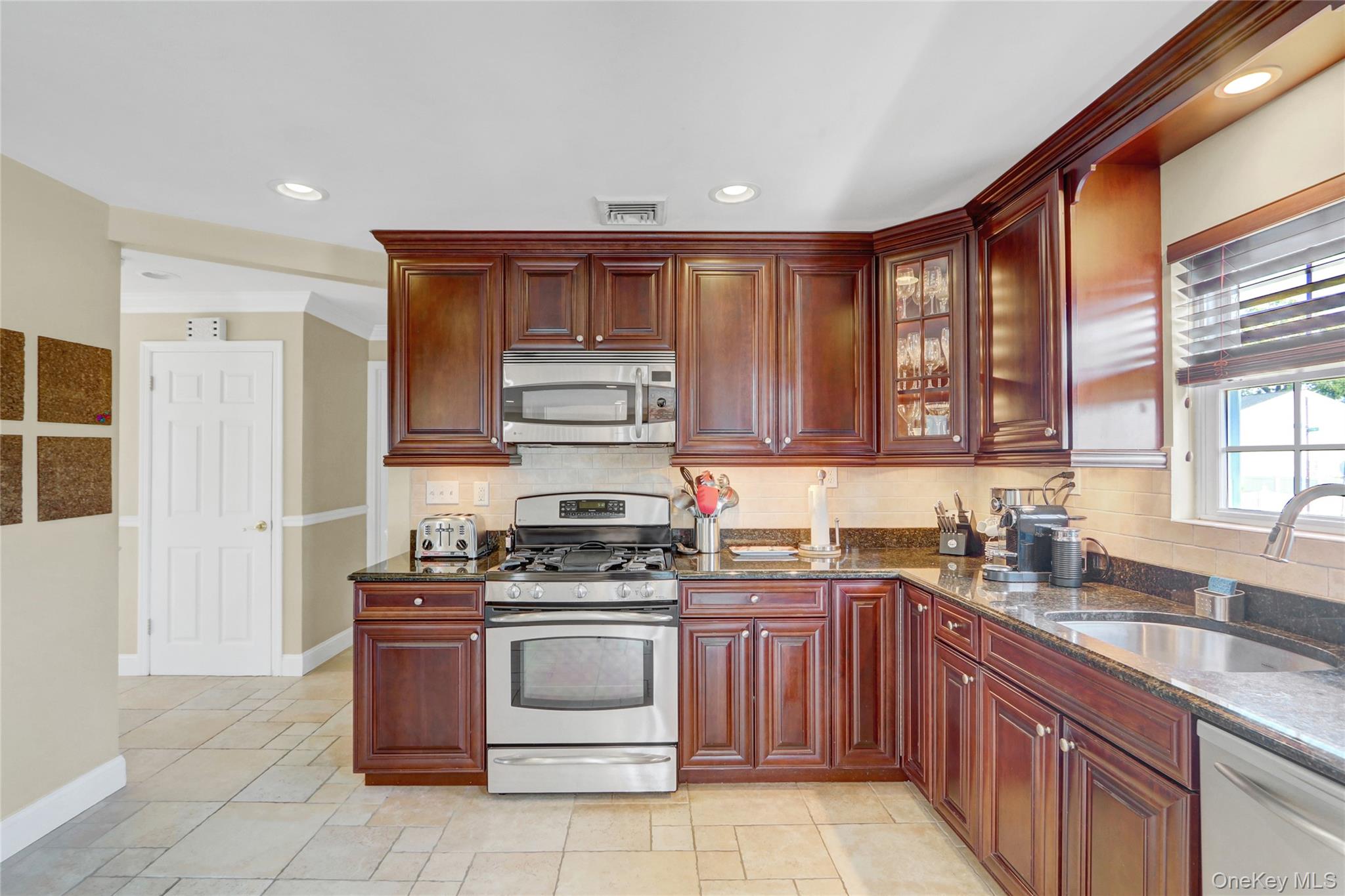 72 N Fordham Road, Hicksville, NY 11801