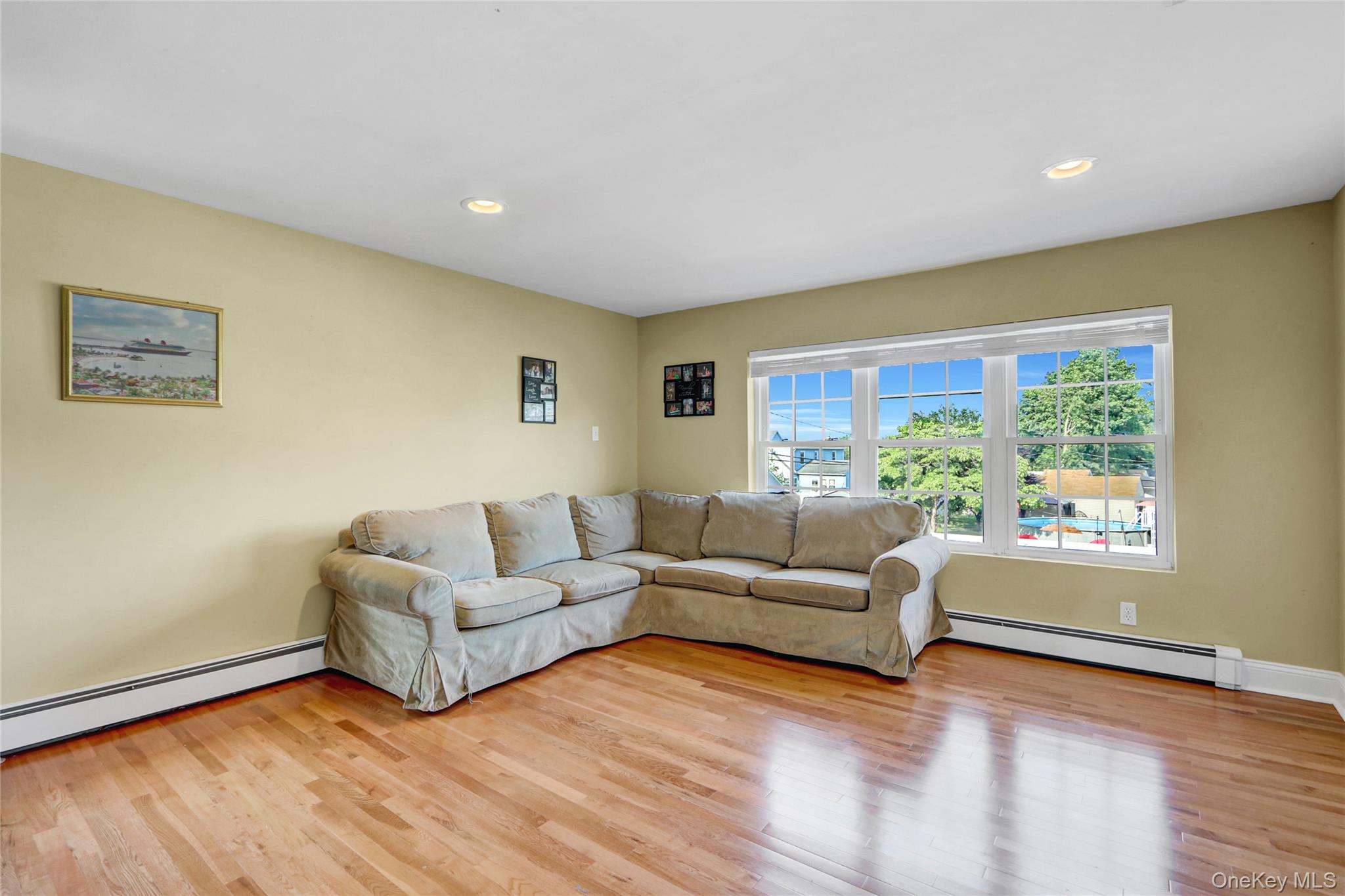 72 N Fordham Road, Hicksville, NY 11801