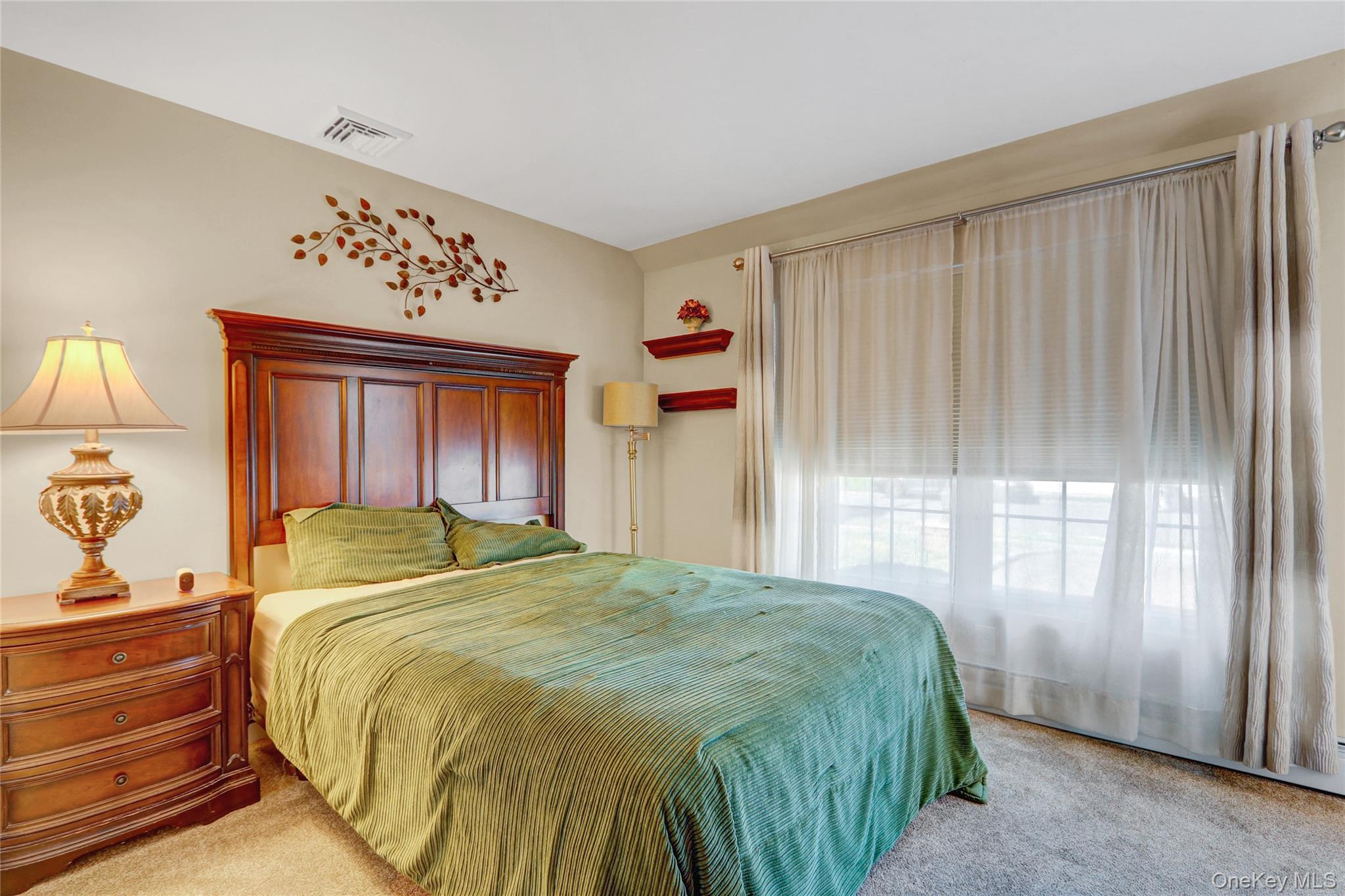 72 N Fordham Road, Hicksville, NY 11801