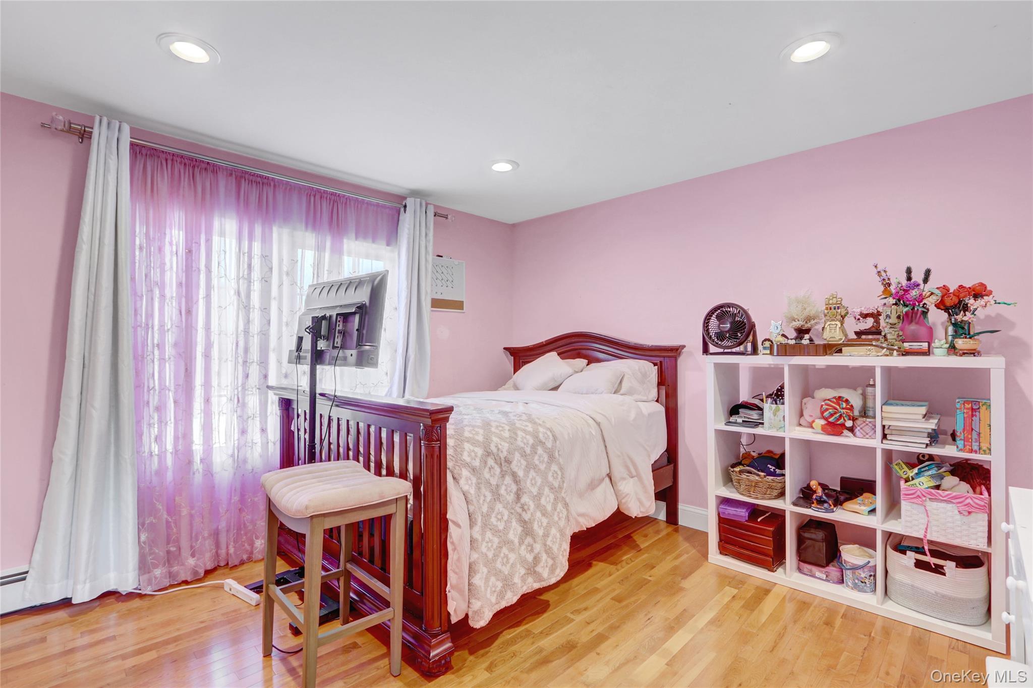 72 N Fordham Road, Hicksville, NY 11801