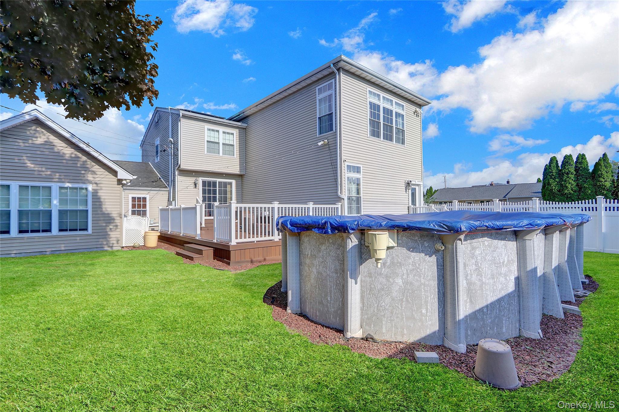 72 N Fordham Road, Hicksville, NY 11801