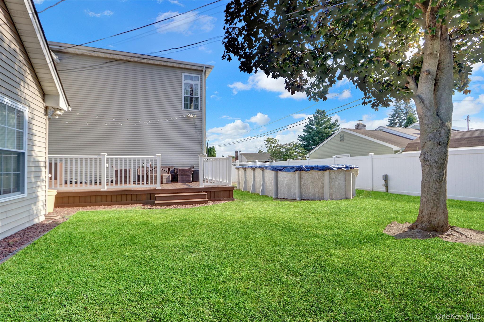 72 N Fordham Road, Hicksville, NY 11801