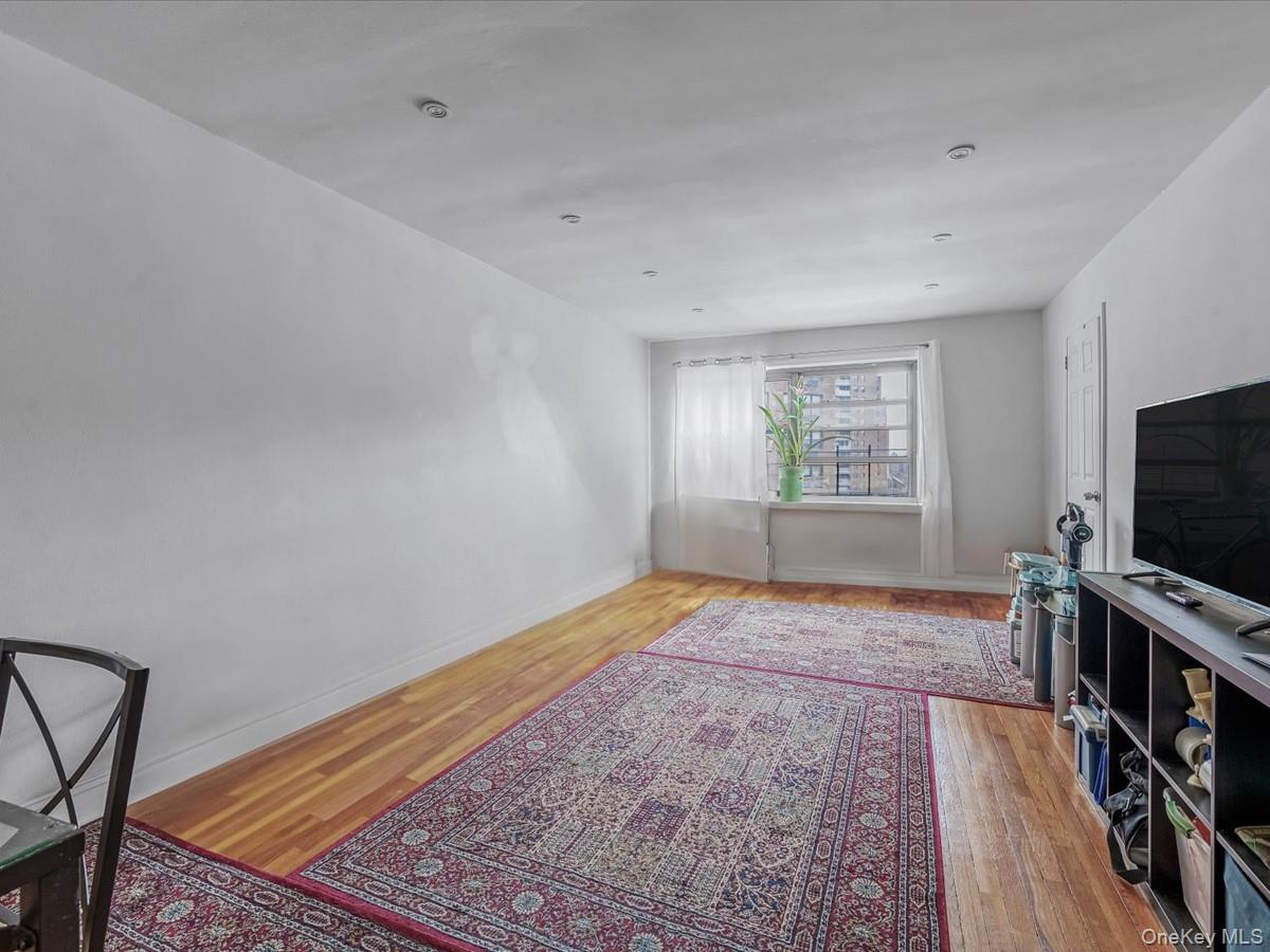 94-31 59 Avenue # 6C, Elmhurst, NY 11373