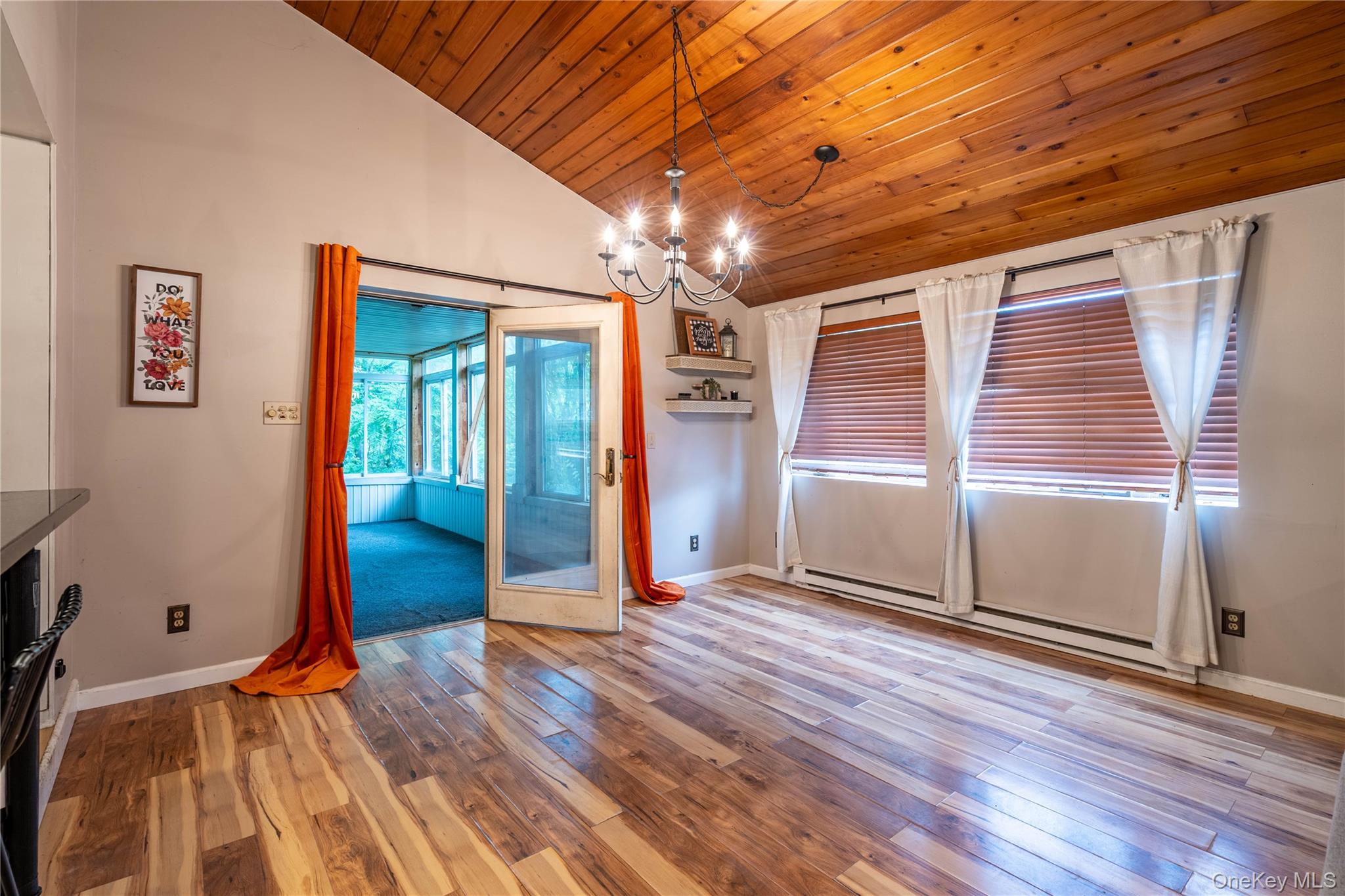 8 Edwards Lane, Marlboro, NY 12547