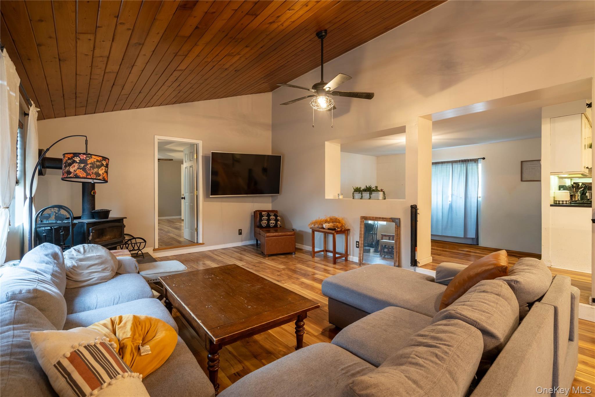 8 Edwards Lane, Marlboro, NY 12547