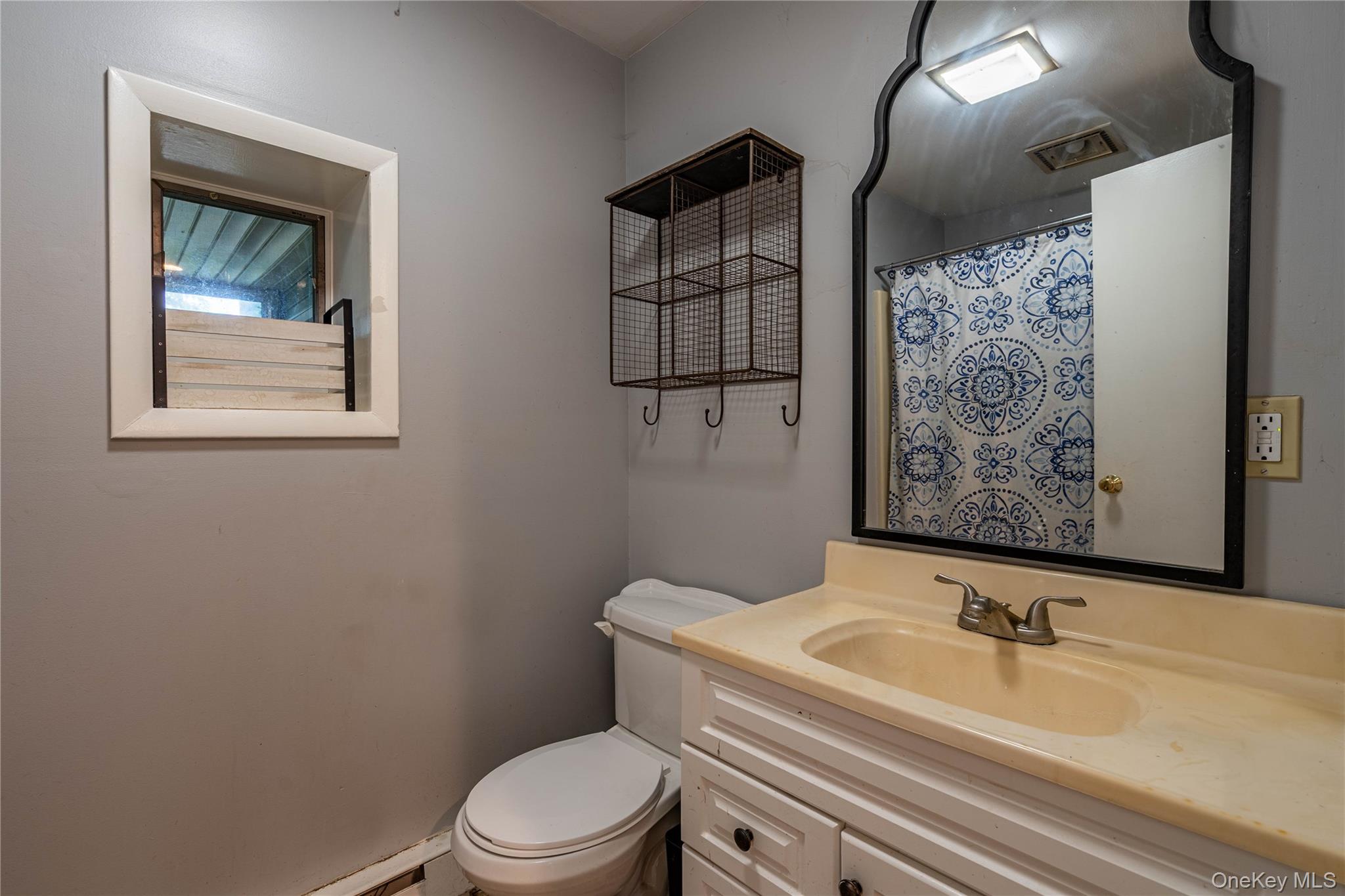 8 Edwards Lane, Marlboro, NY 12547