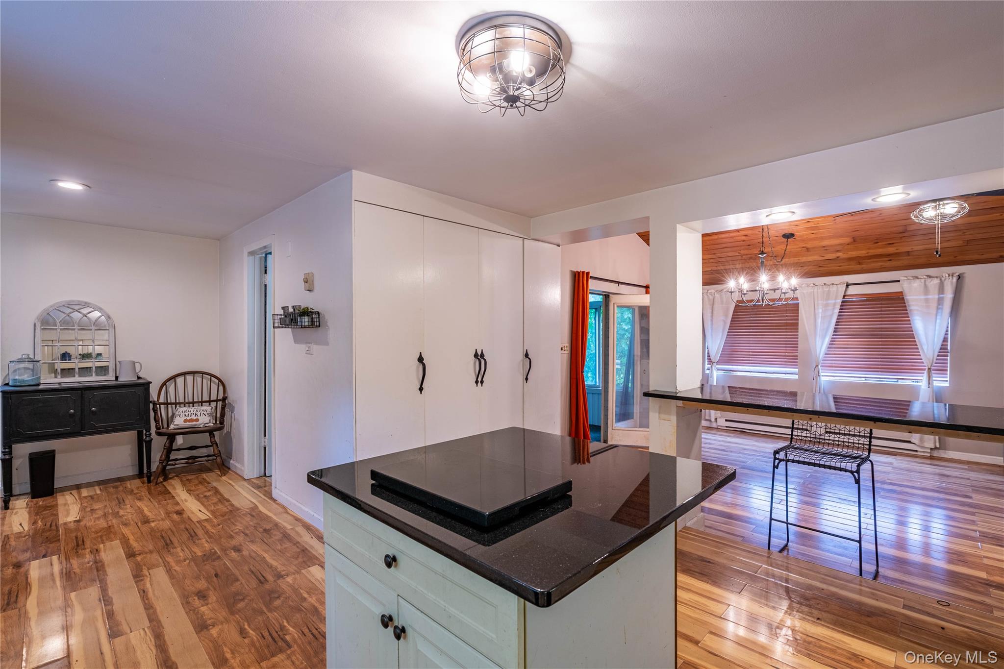 8 Edwards Lane, Marlboro, NY 12547