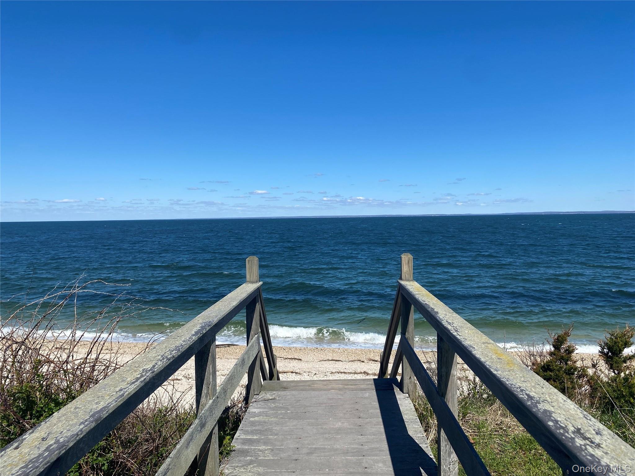 685 Greenway W, Orient, NY 11957