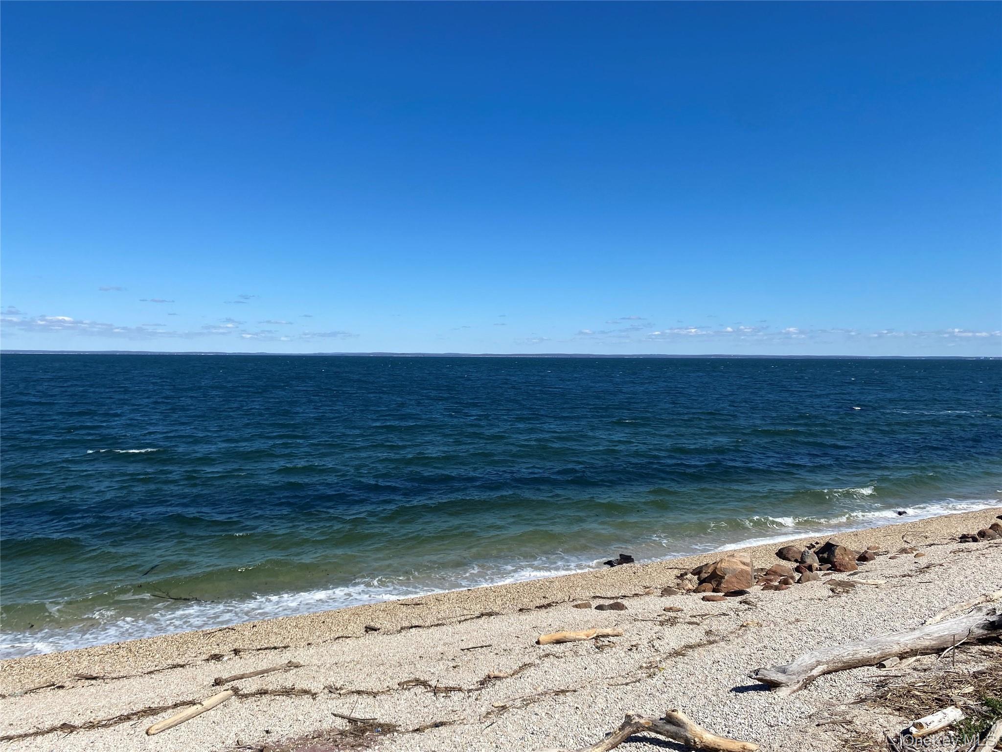 685 Greenway W, Orient, NY 11957