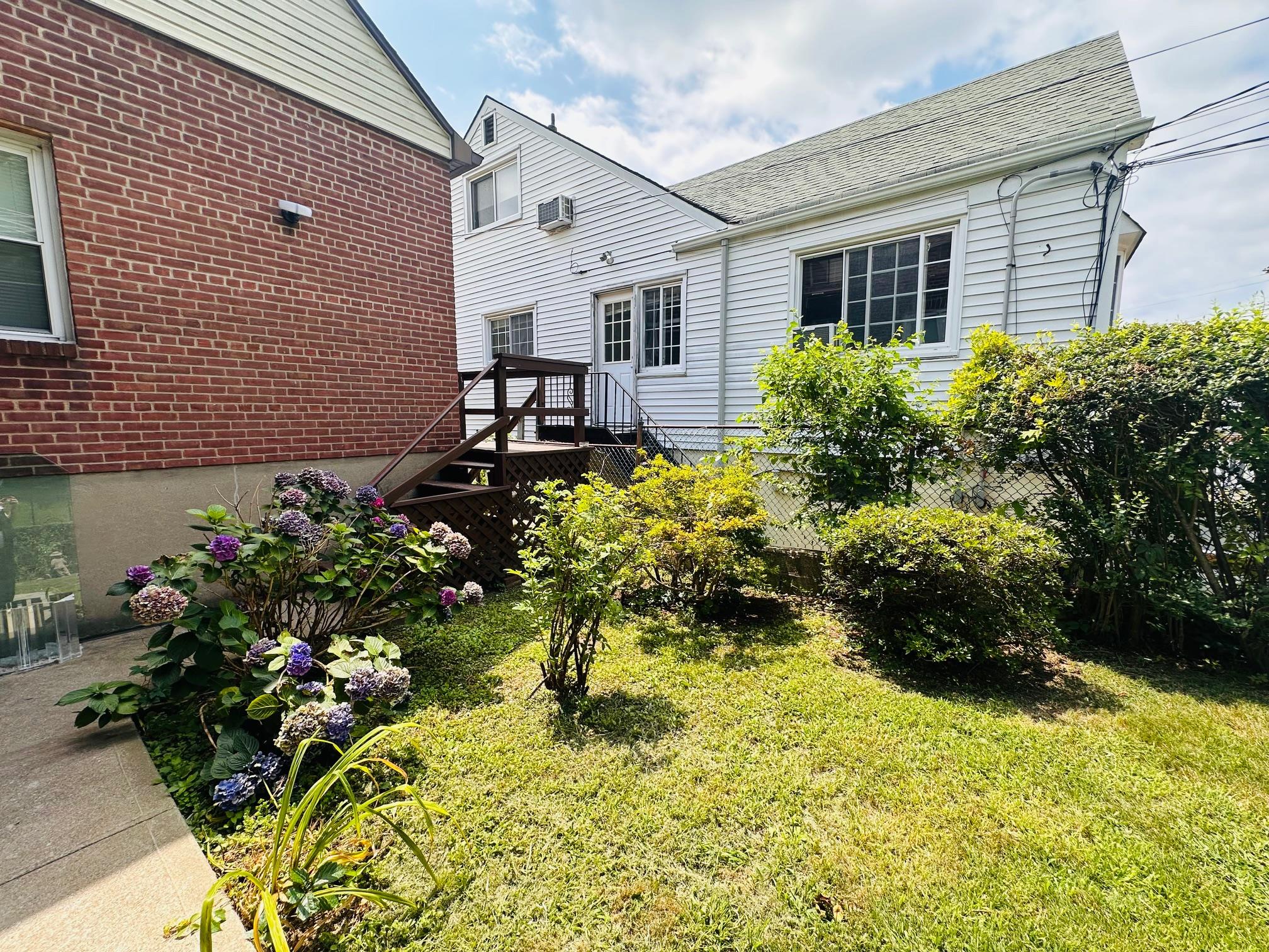 25 Hillview Avenue # 2Fl, Yonkers, NY 10704
