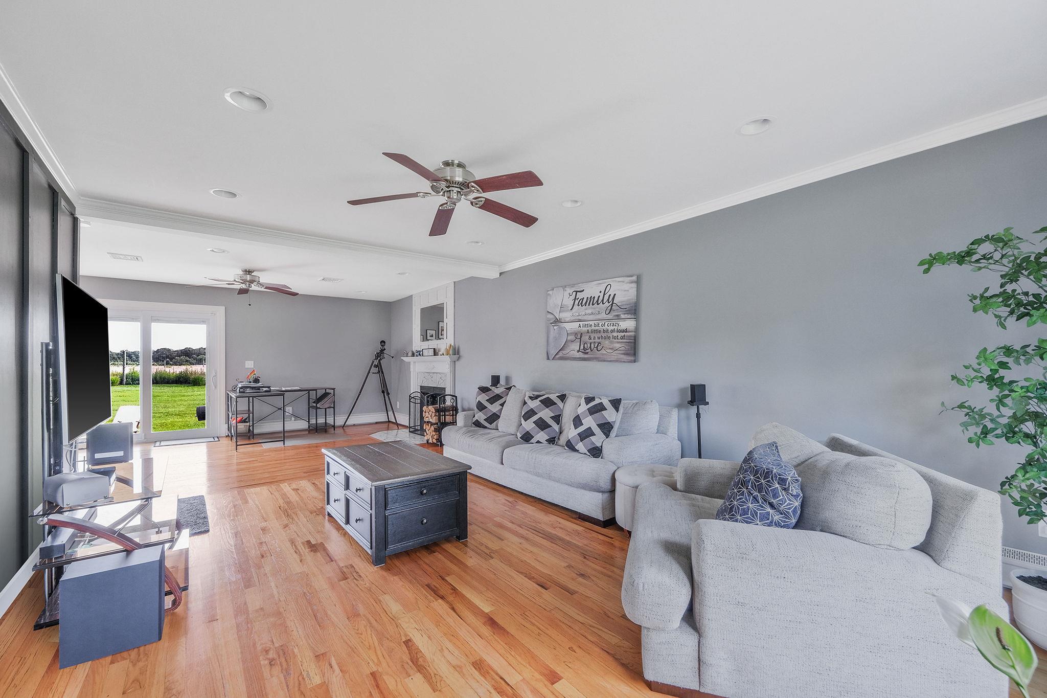 24 Pleasant Court, Baiting Hollow, NY 11933