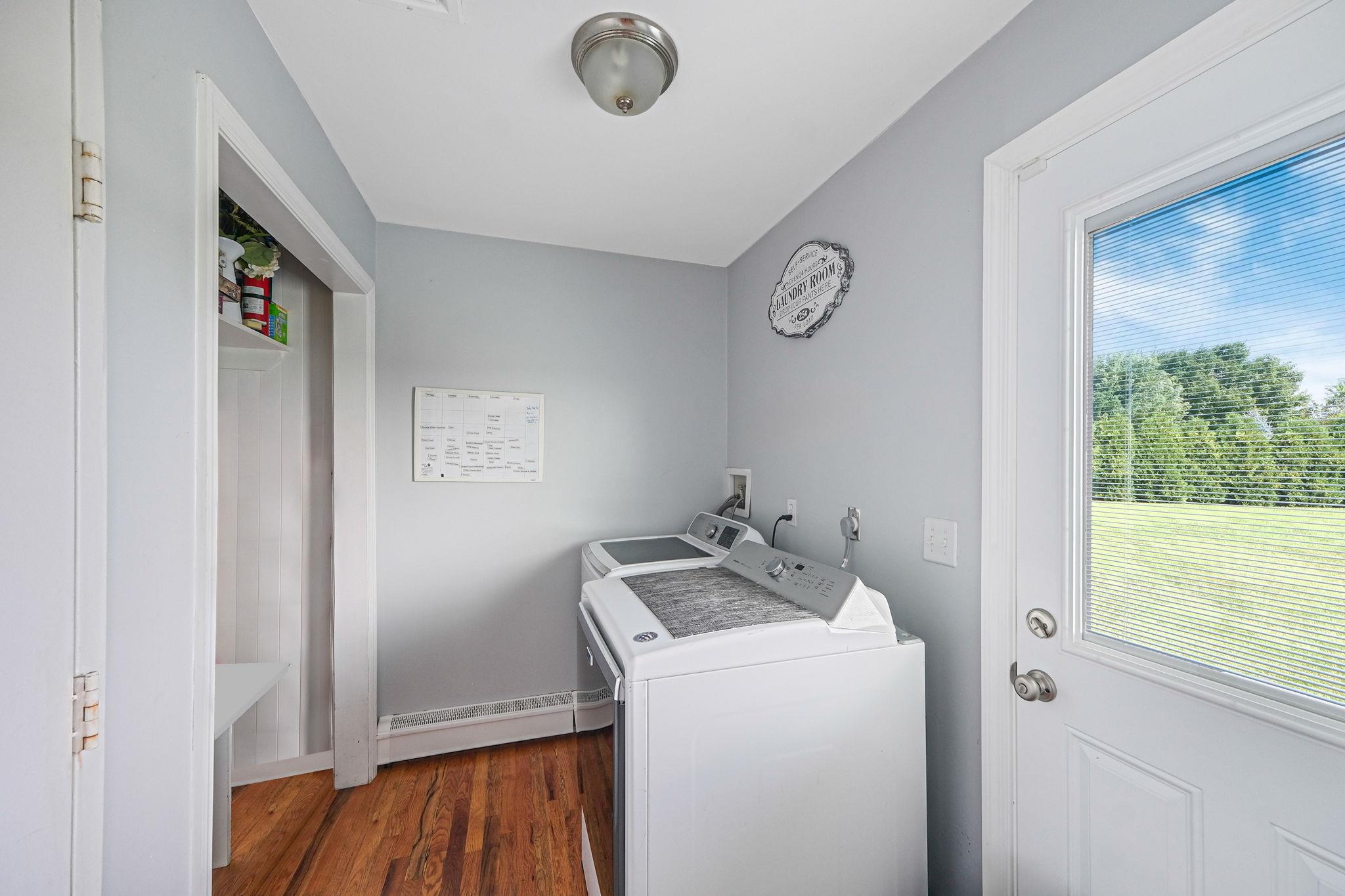 24 Pleasant Court, Baiting Hollow, NY 11933