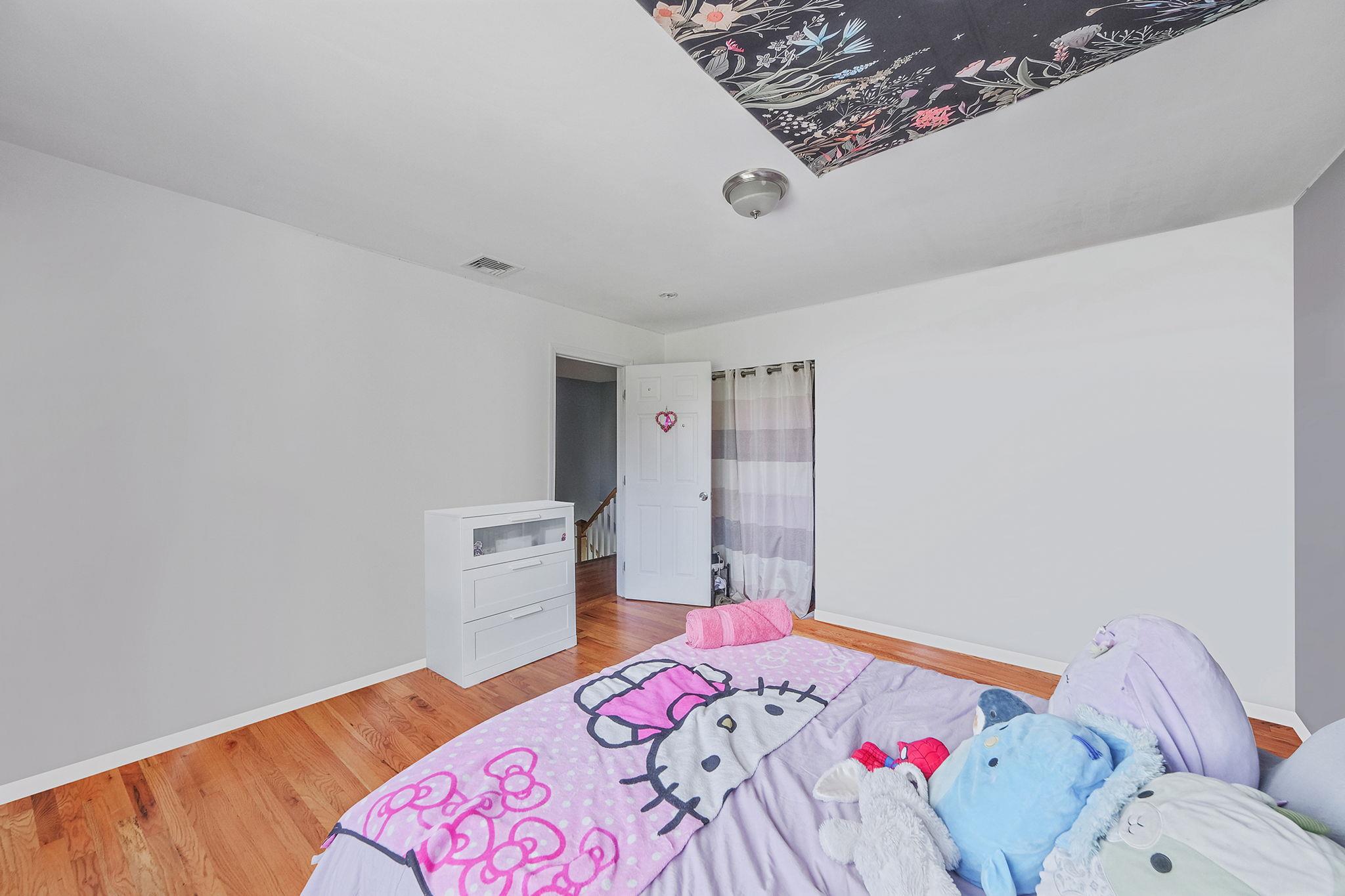 24 Pleasant Court, Baiting Hollow, NY 11933