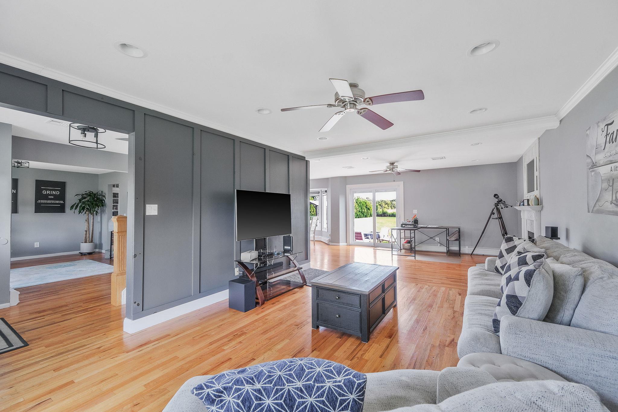 24 Pleasant Court, Baiting Hollow, NY 11933