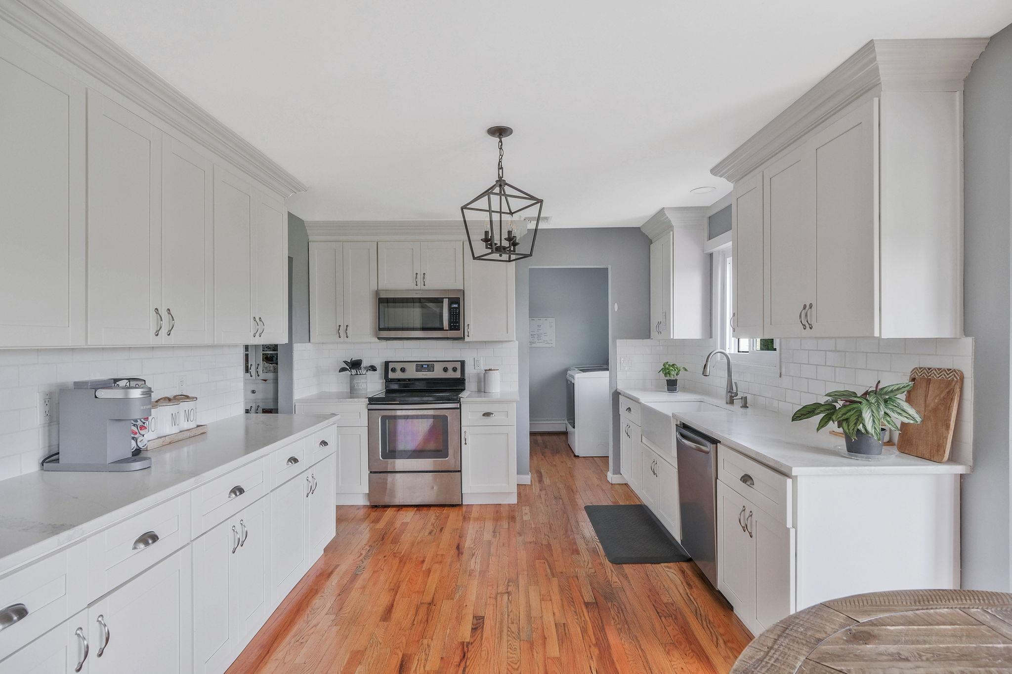 24 Pleasant Court, Baiting Hollow, NY 11933