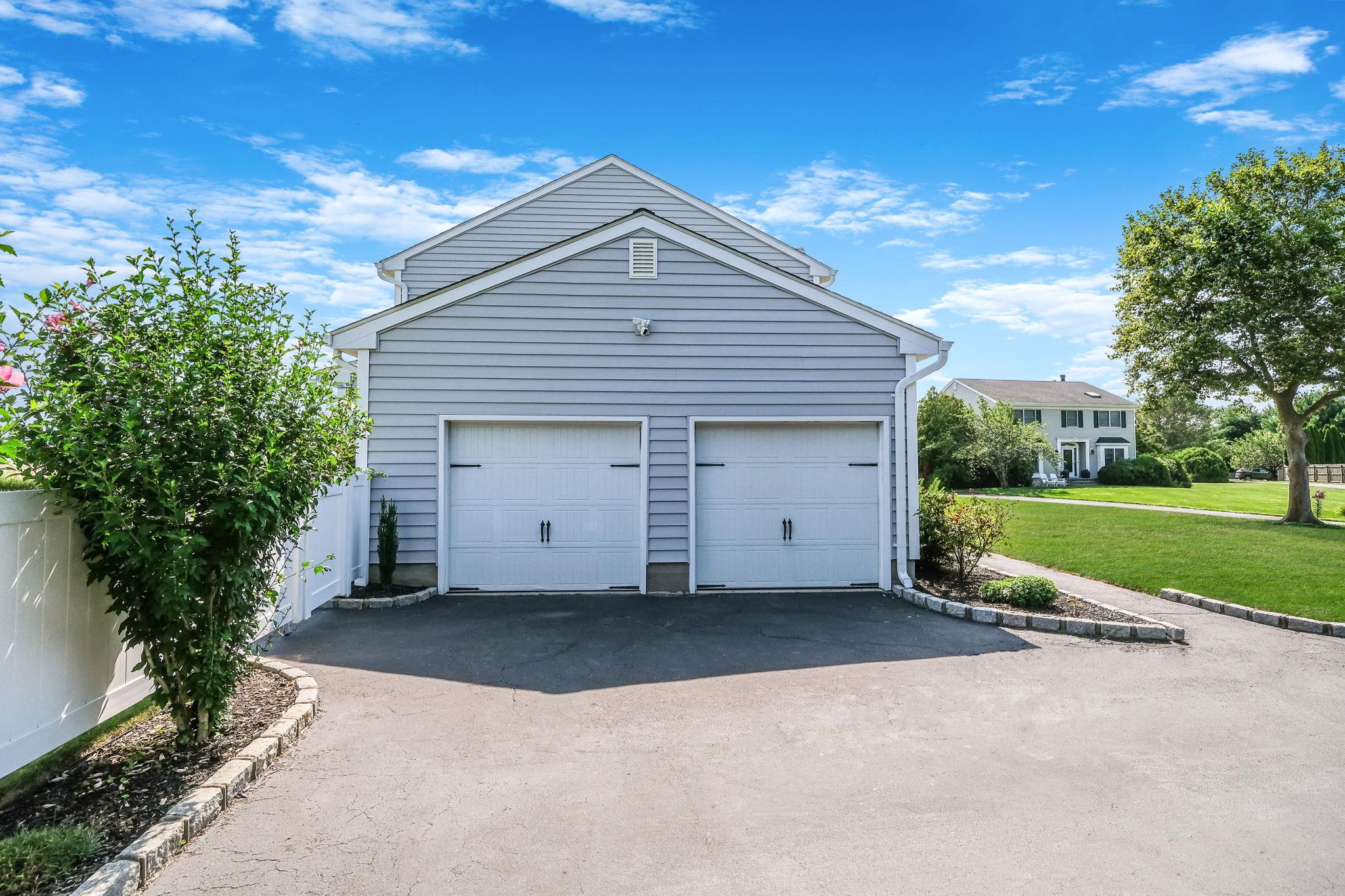 24 Pleasant Court, Baiting Hollow, NY 11933