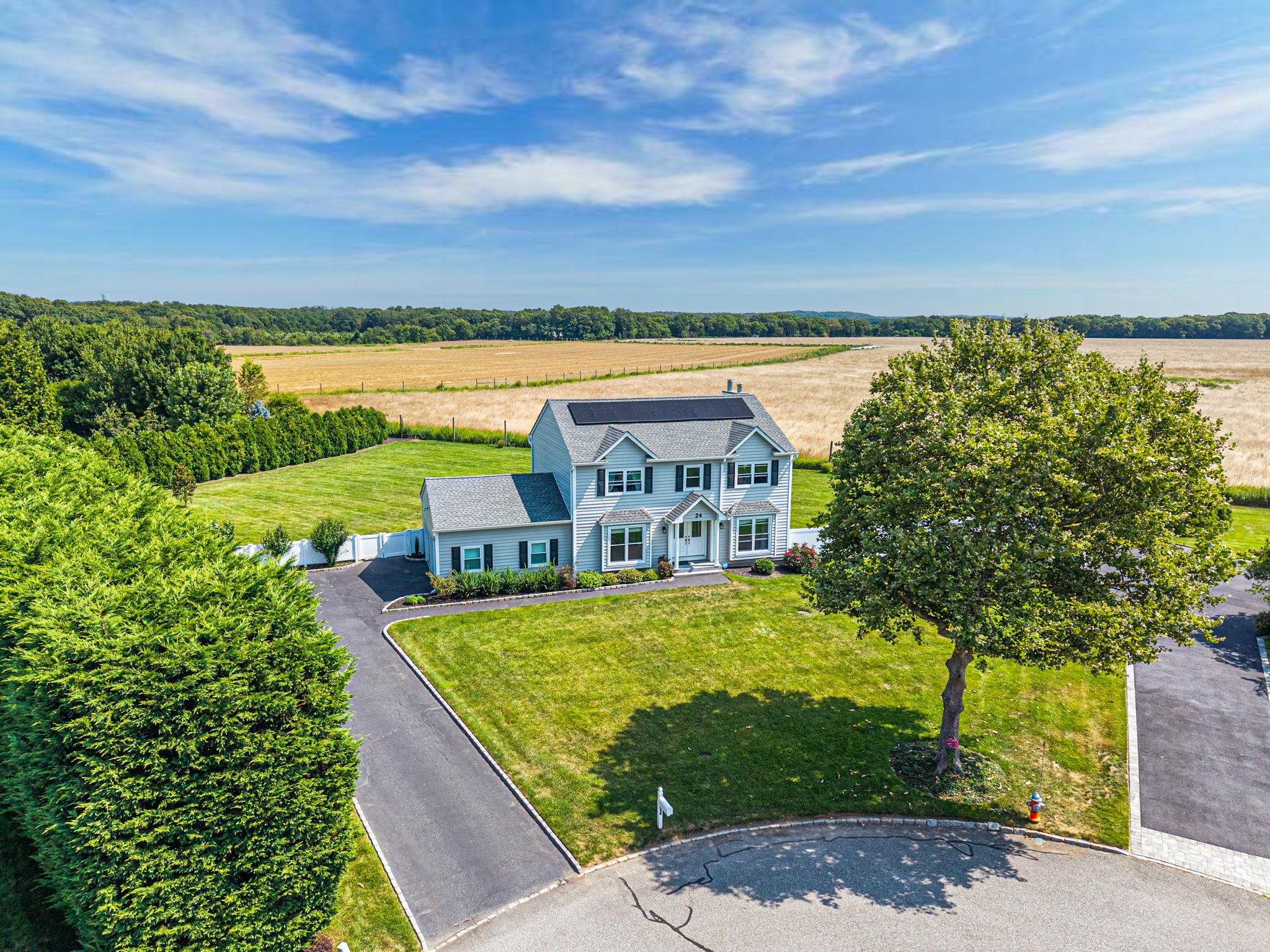 24 Pleasant Court, Baiting Hollow, NY 11933