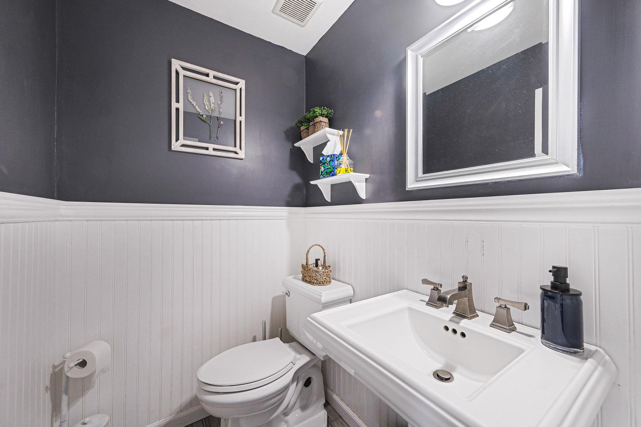 24 Pleasant Court, Baiting Hollow, NY 11933