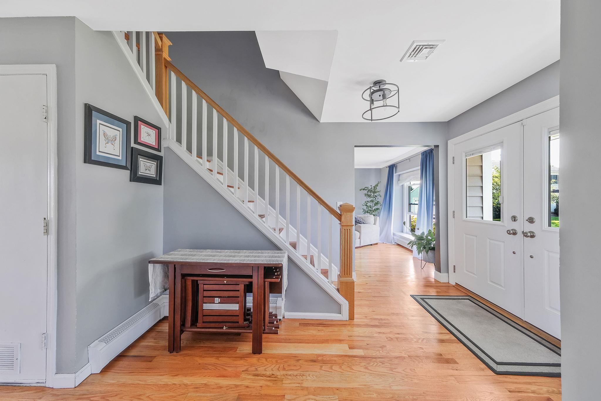 24 Pleasant Court, Baiting Hollow, NY 11933