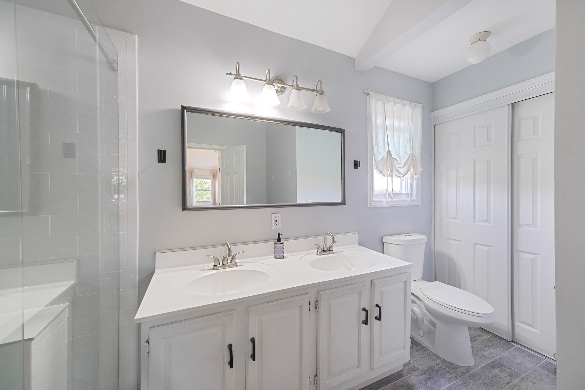 24 Pleasant Court, Baiting Hollow, NY 11933