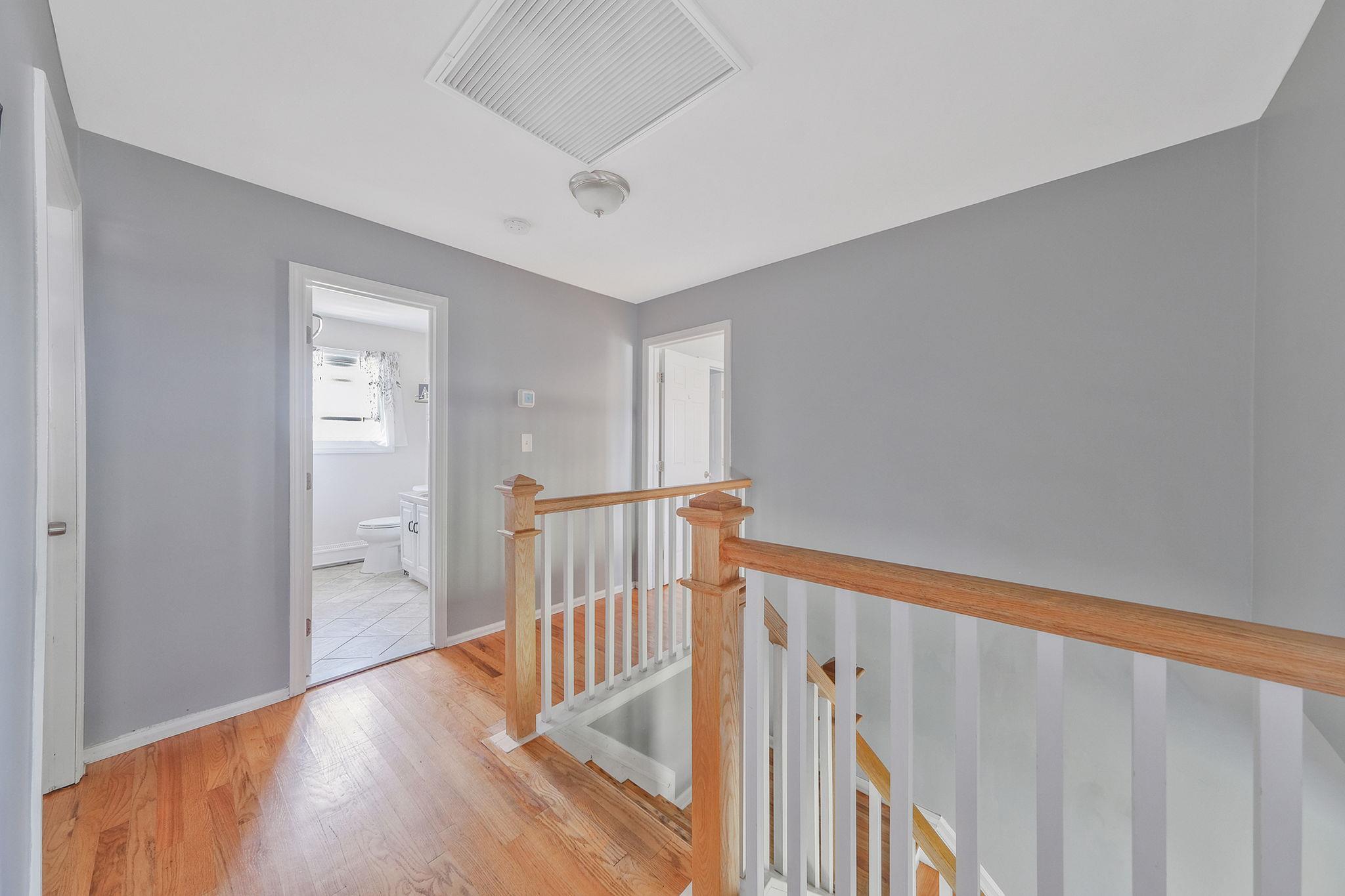 24 Pleasant Court, Baiting Hollow, NY 11933