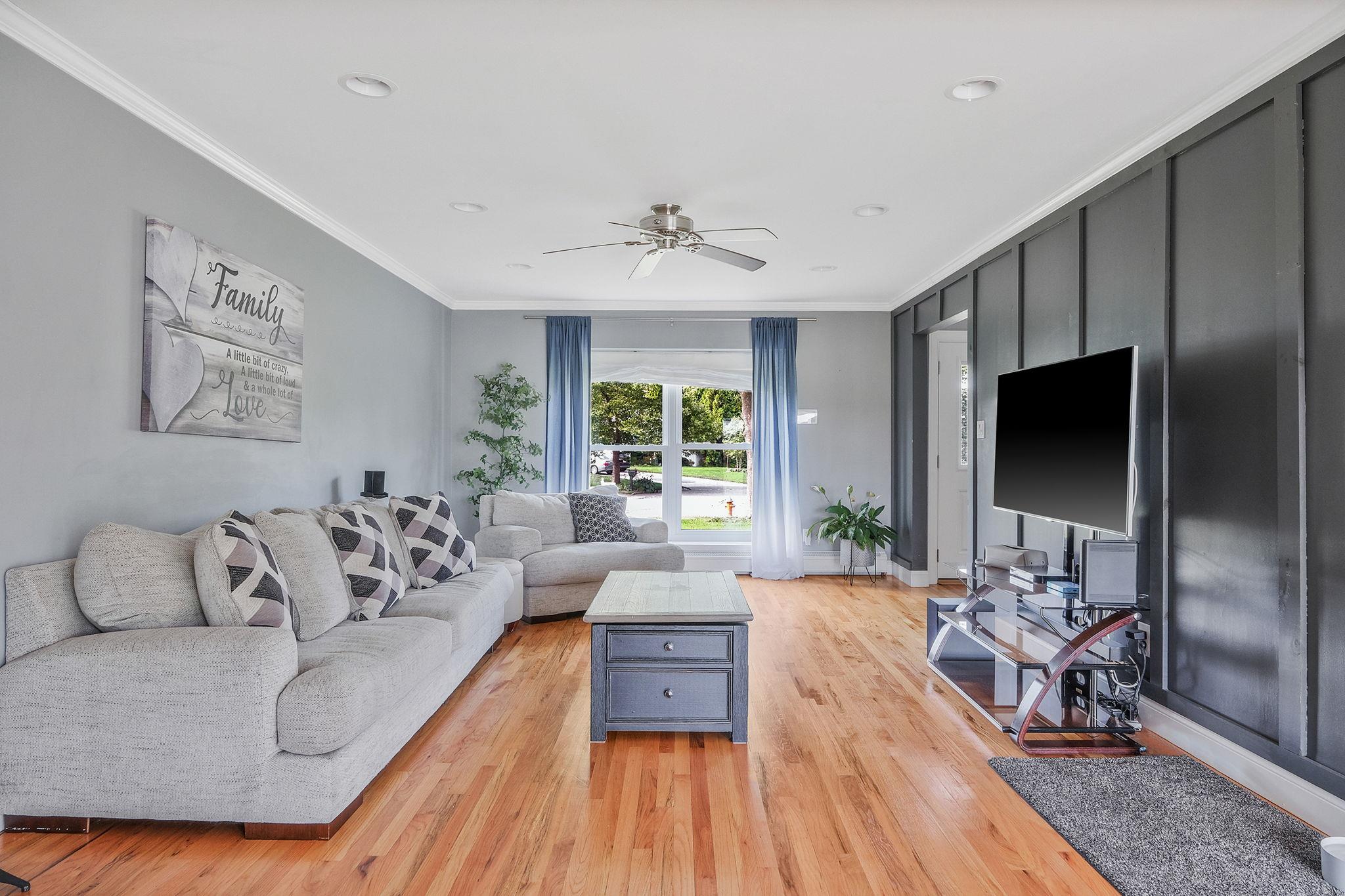 24 Pleasant Court, Baiting Hollow, NY 11933