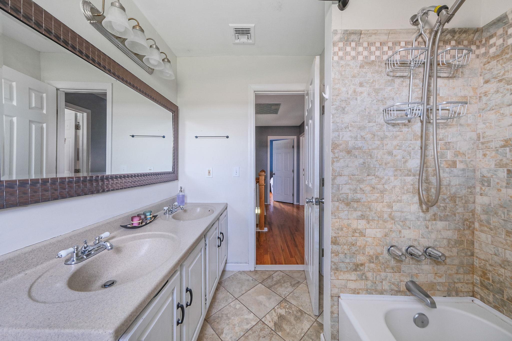 24 Pleasant Court, Baiting Hollow, NY 11933