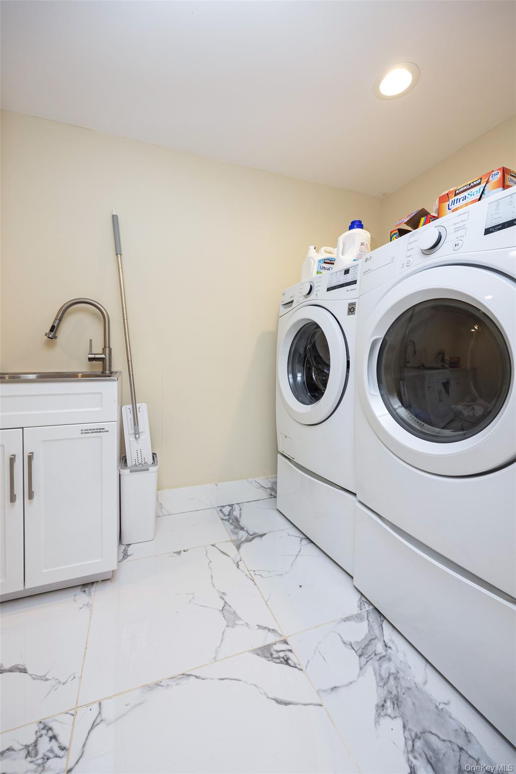 90 Baker Hill Road, Great Neck, NY 11023