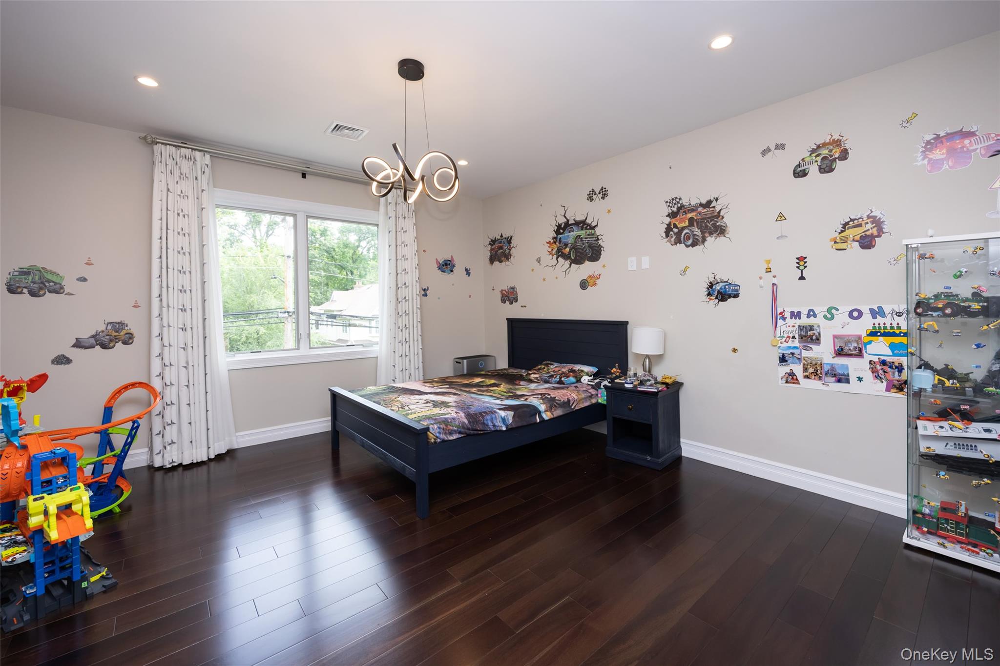 90 Baker Hill Road, Great Neck, NY 11023