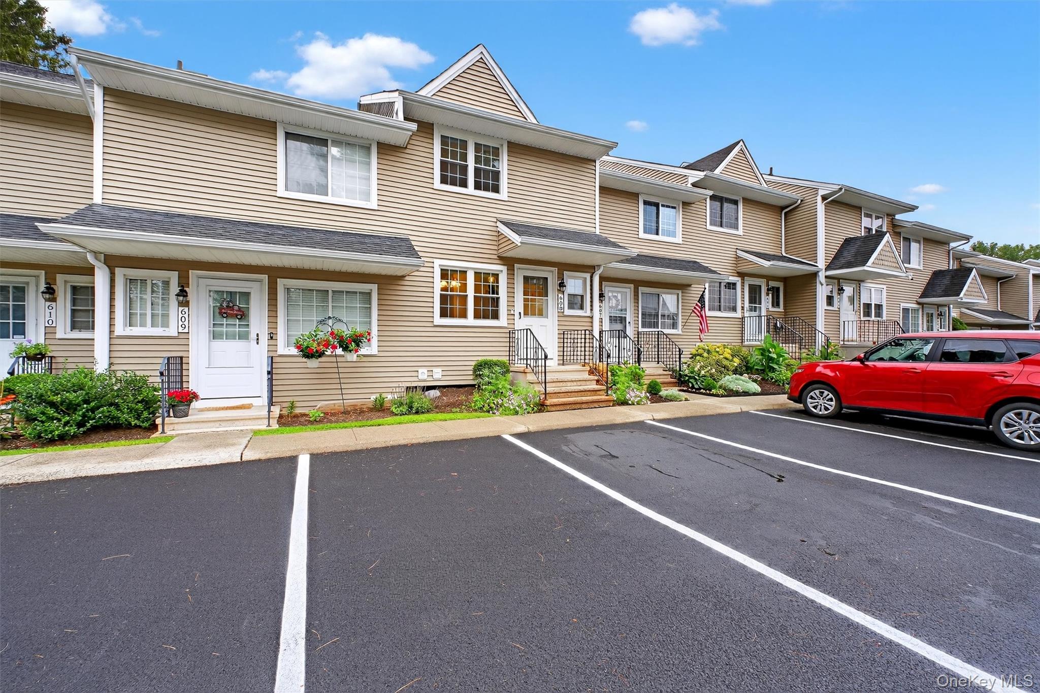 608 Covington Green Lane, Patterson, NY 12563