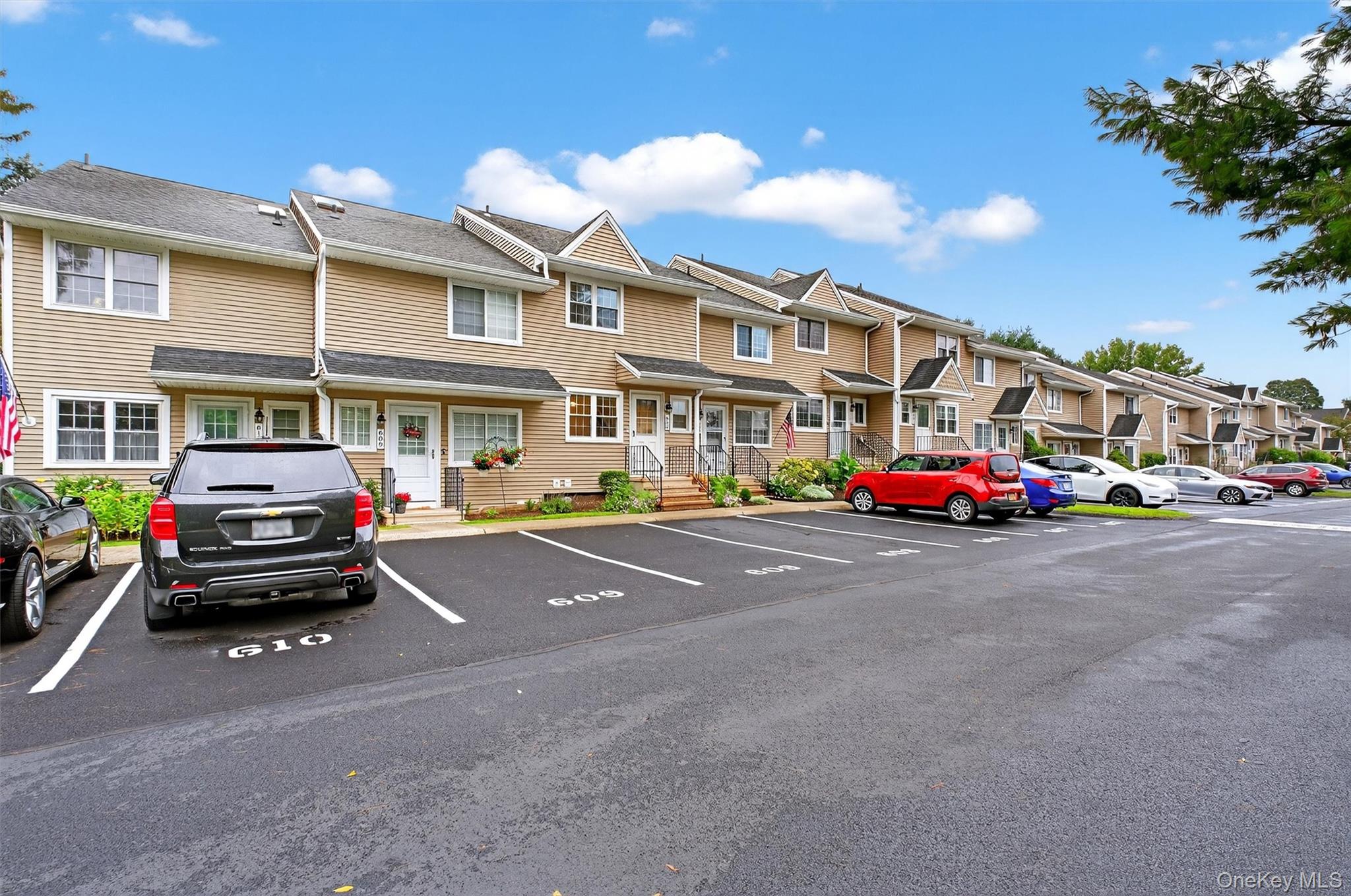 608 Covington Green Lane, Patterson, NY 12563