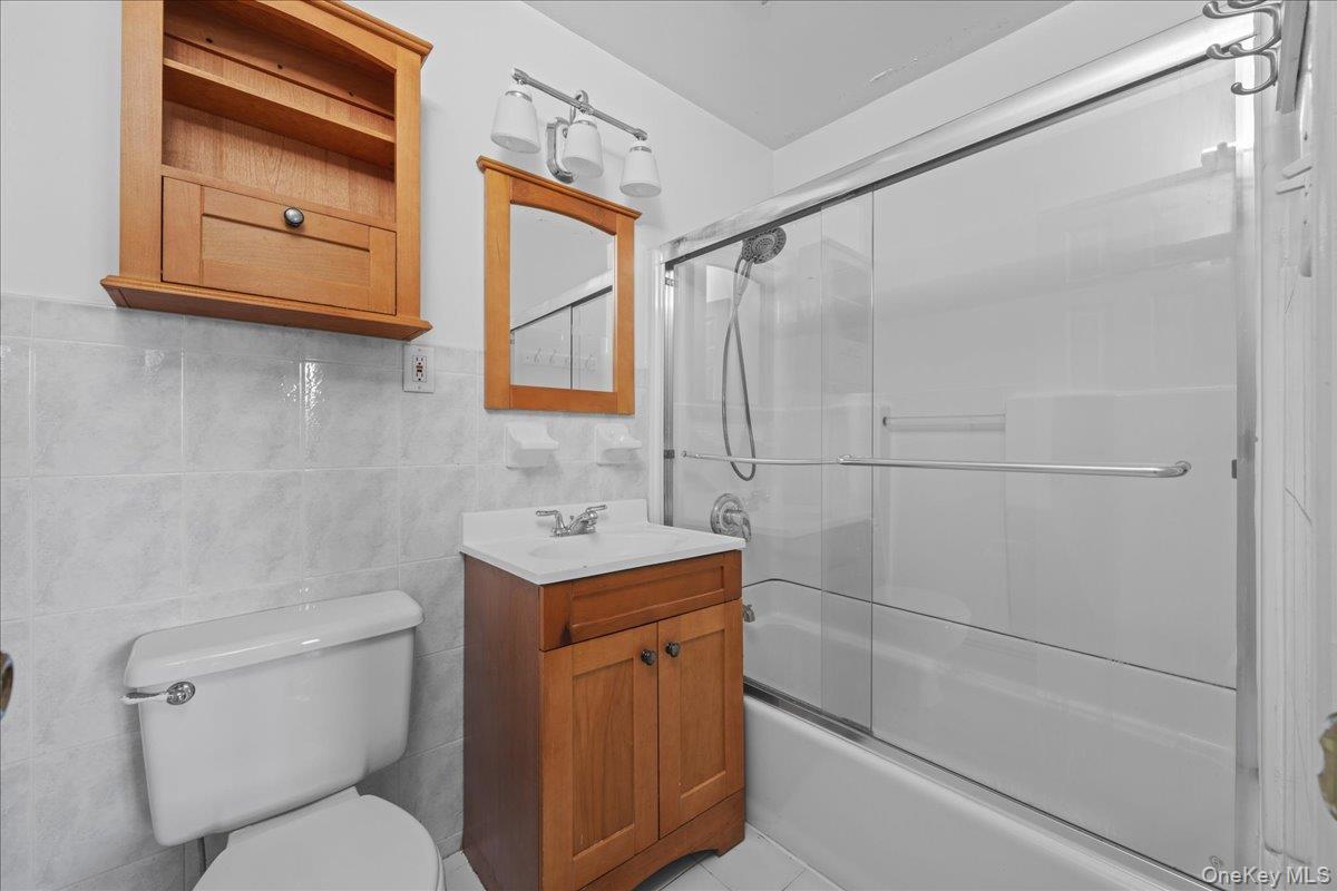 10 Pennyfield Avenue # 8B, Bronx, NY 10465