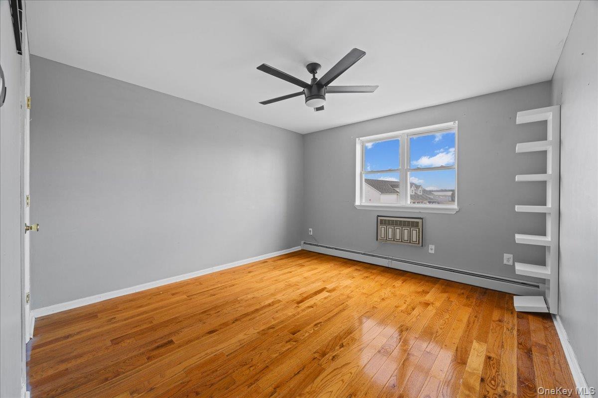 10 Pennyfield Avenue # 8B, Bronx, NY 10465